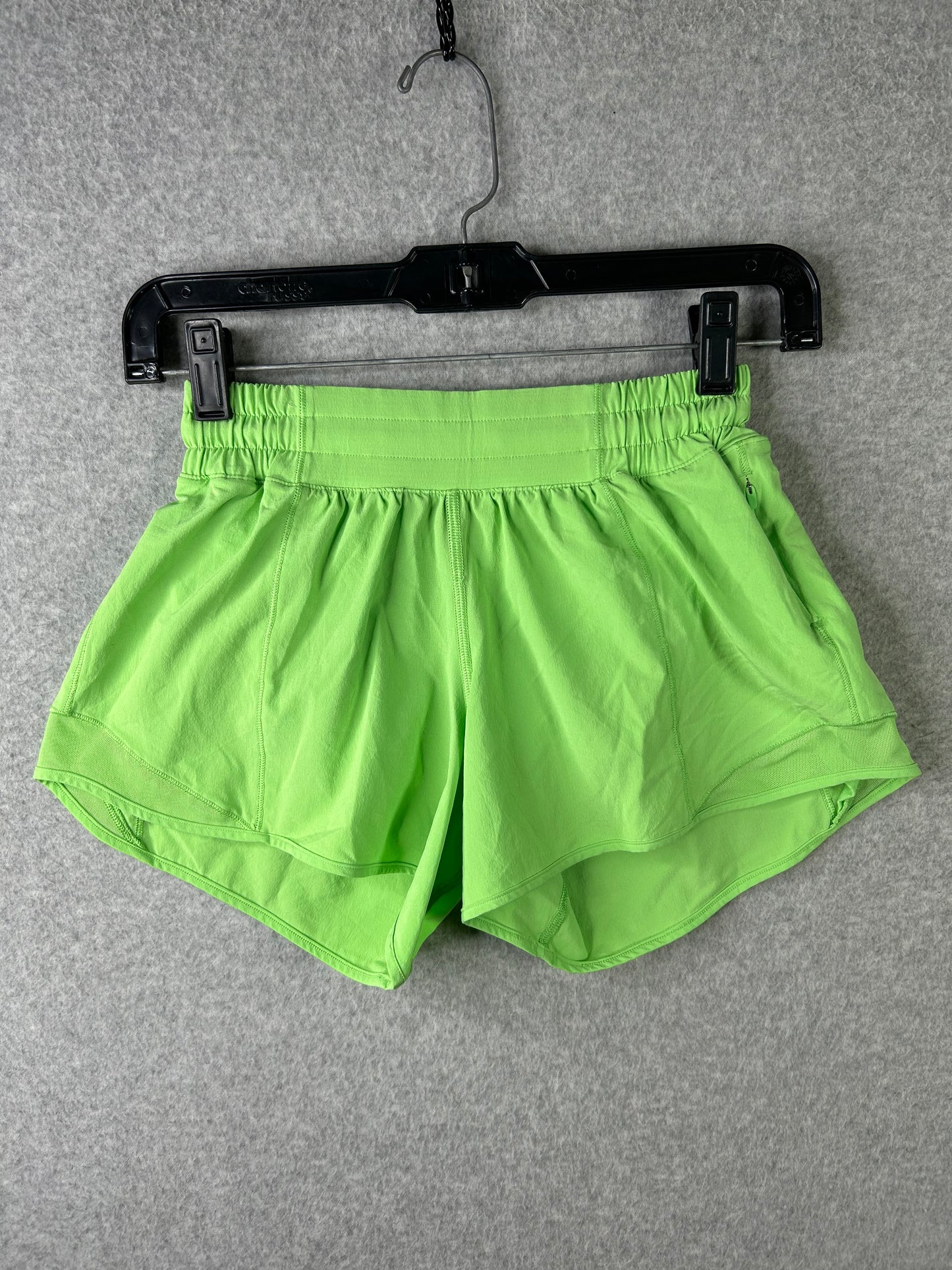 Lululemon Hotty Hot Low-Rise Lined Short 4" Size 4 Scream Green Light