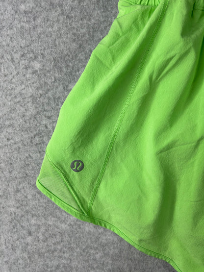 Lululemon Hotty Hot Low-Rise Lined Short 4" Size 4 Scream Green Light