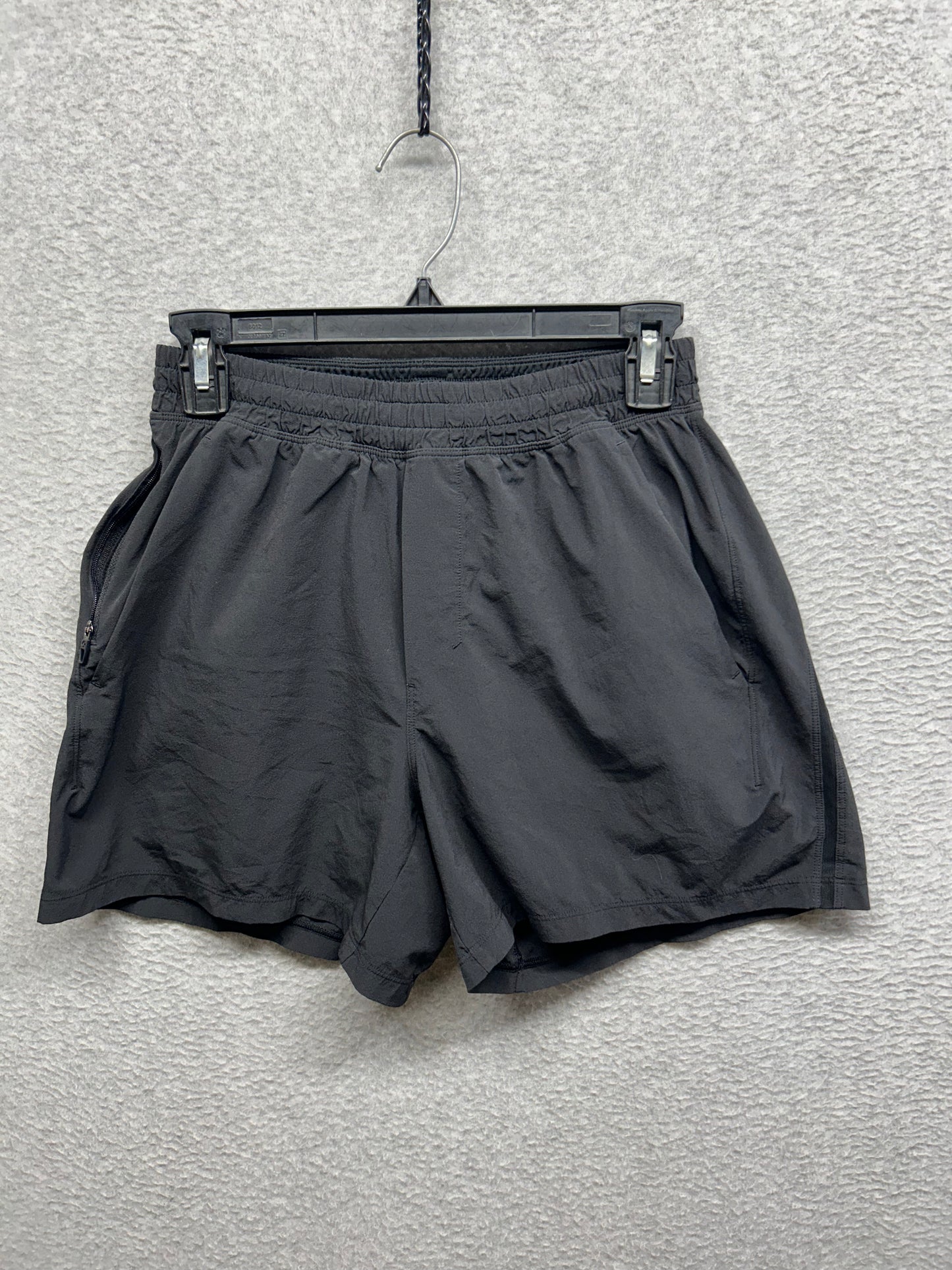 FLAWED Lululemon Pace Breaker Short 5" Lined Size Small (Square) Black