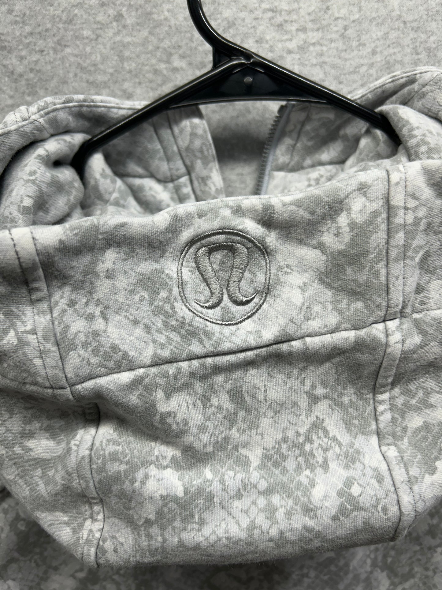 Lululemon Scuba Hoodie Light Cotton Fleece Size 4 Hideaway Camo Starlight Multi