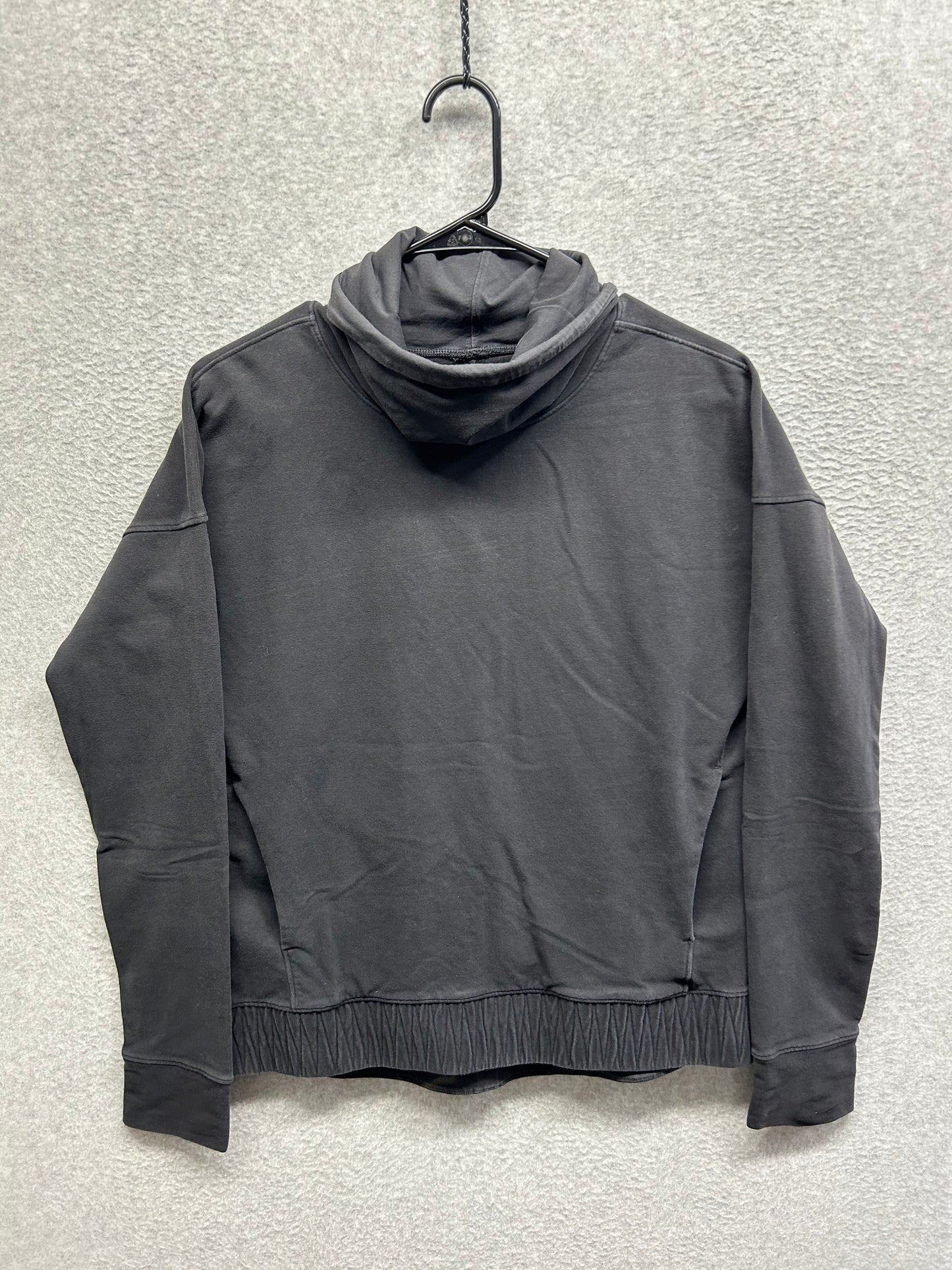 Lululemon Stress Less Pullover Size 6 Black
