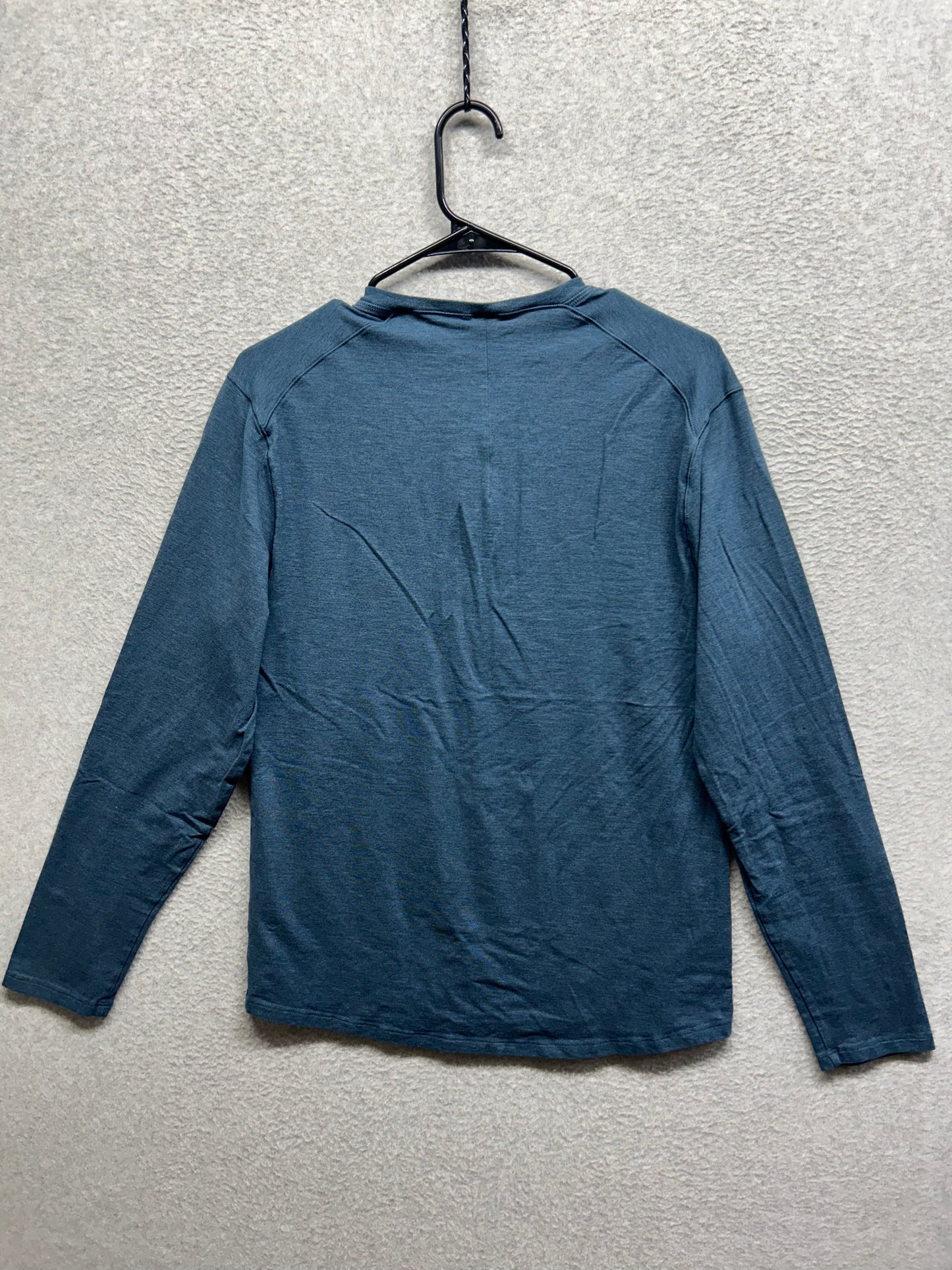 Lululemon 5 Year Basic Long Sleeve Henley Size Medium Code Blue