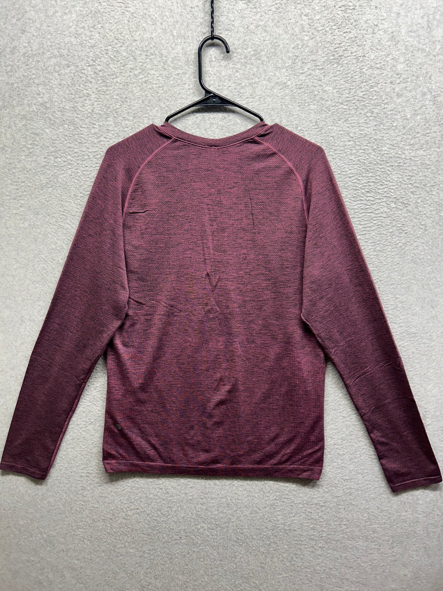 Lululemon Metal Vent Tech Long Sleeve Size Medium Caliente