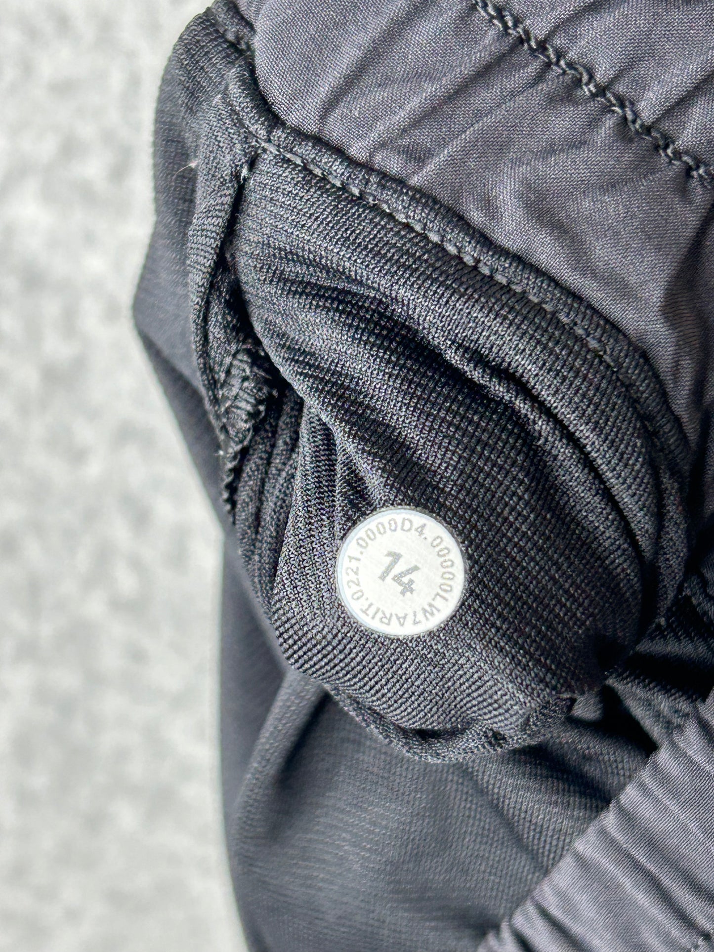 Lululemon Hotty Hot Short High-Rise 4" Size 14 Black