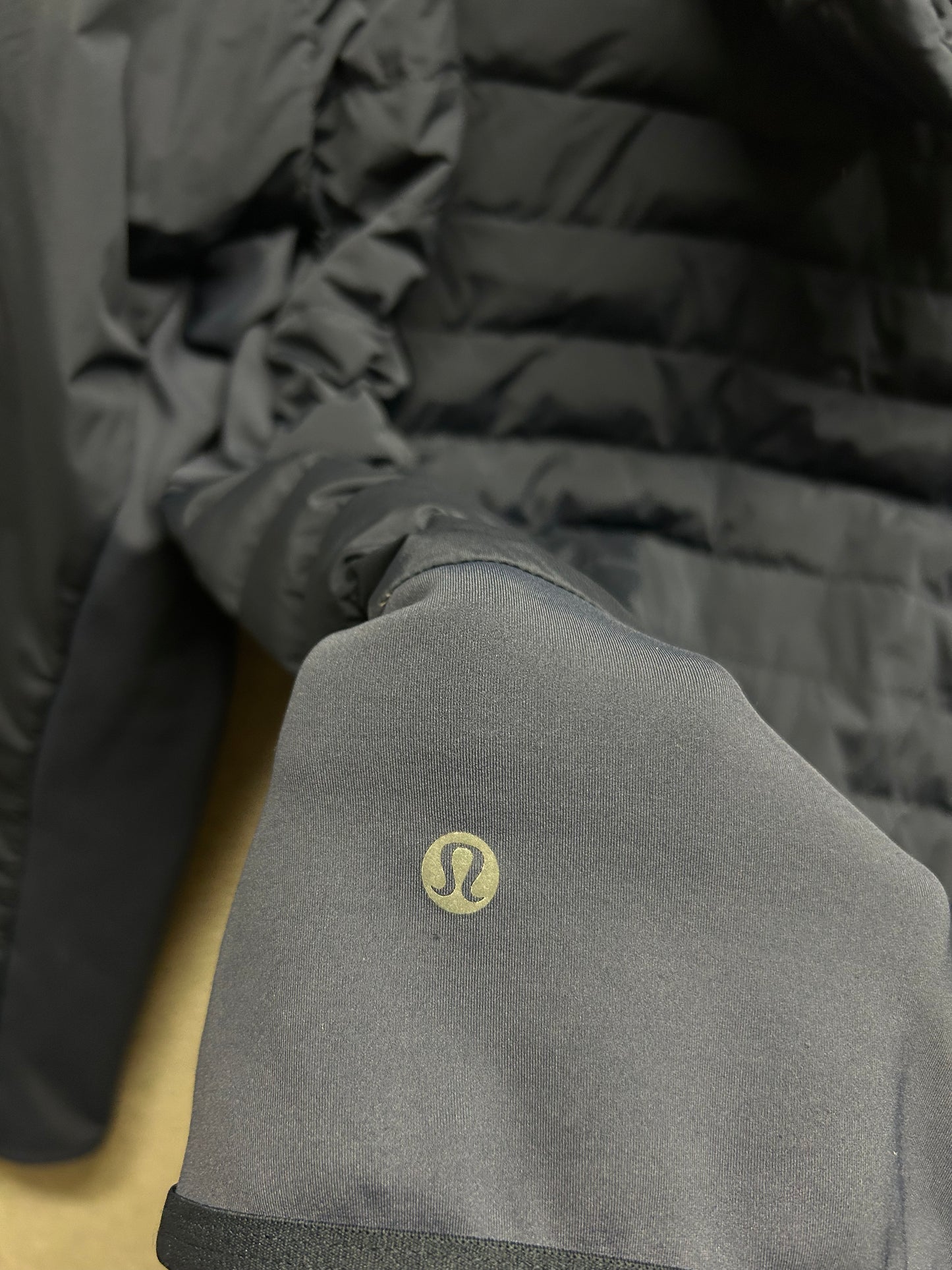FLAWED Lululemon Down For It All Hoodie Size Medium True Navy