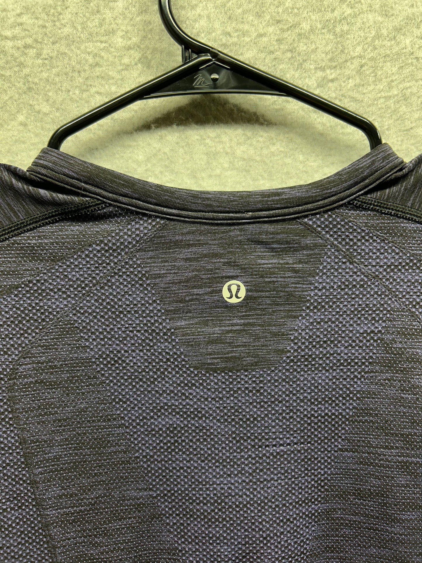 Lululemon Metal Vent Tech Long Sleeve Henley Size Large Purple