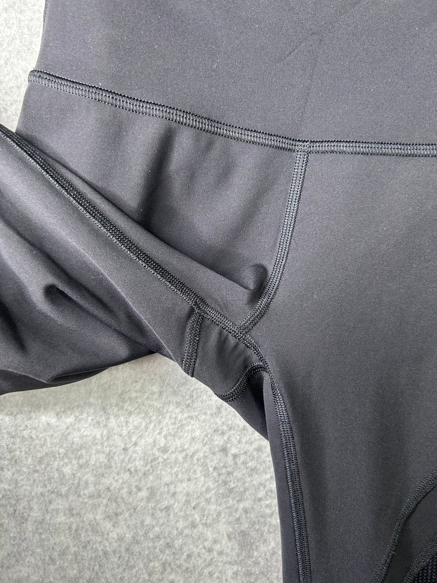 Lululemon Wunder Under High-Rise Crop 20" Mesh Size 2 Black