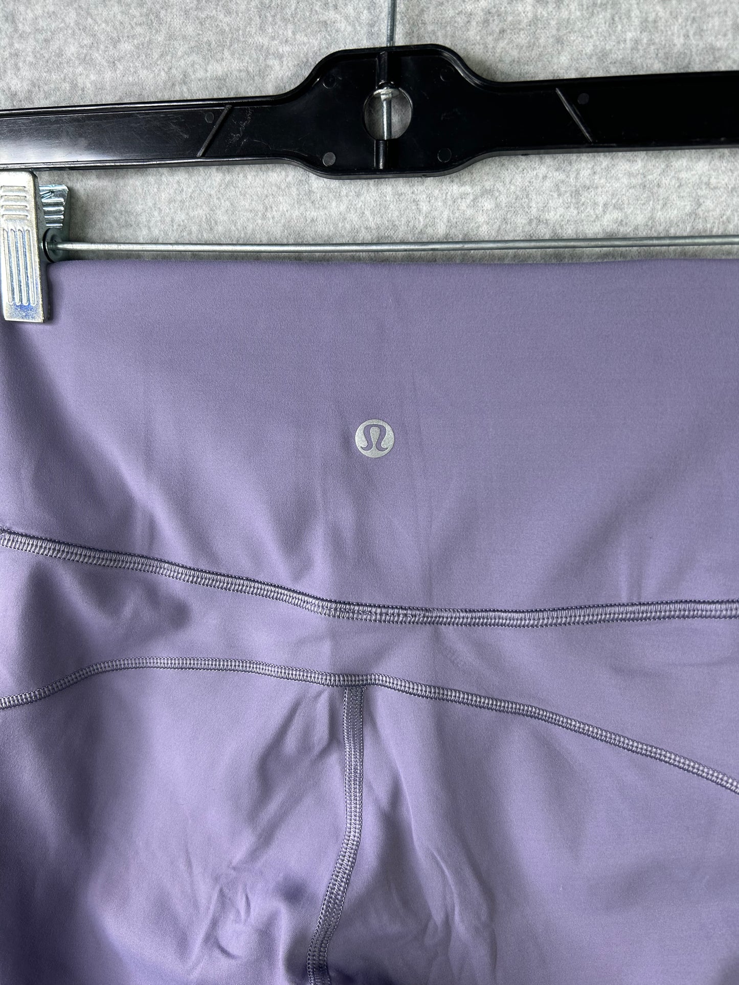 Lululemon In Movement Tight 25" Everlux Size 4 Purple Quartz