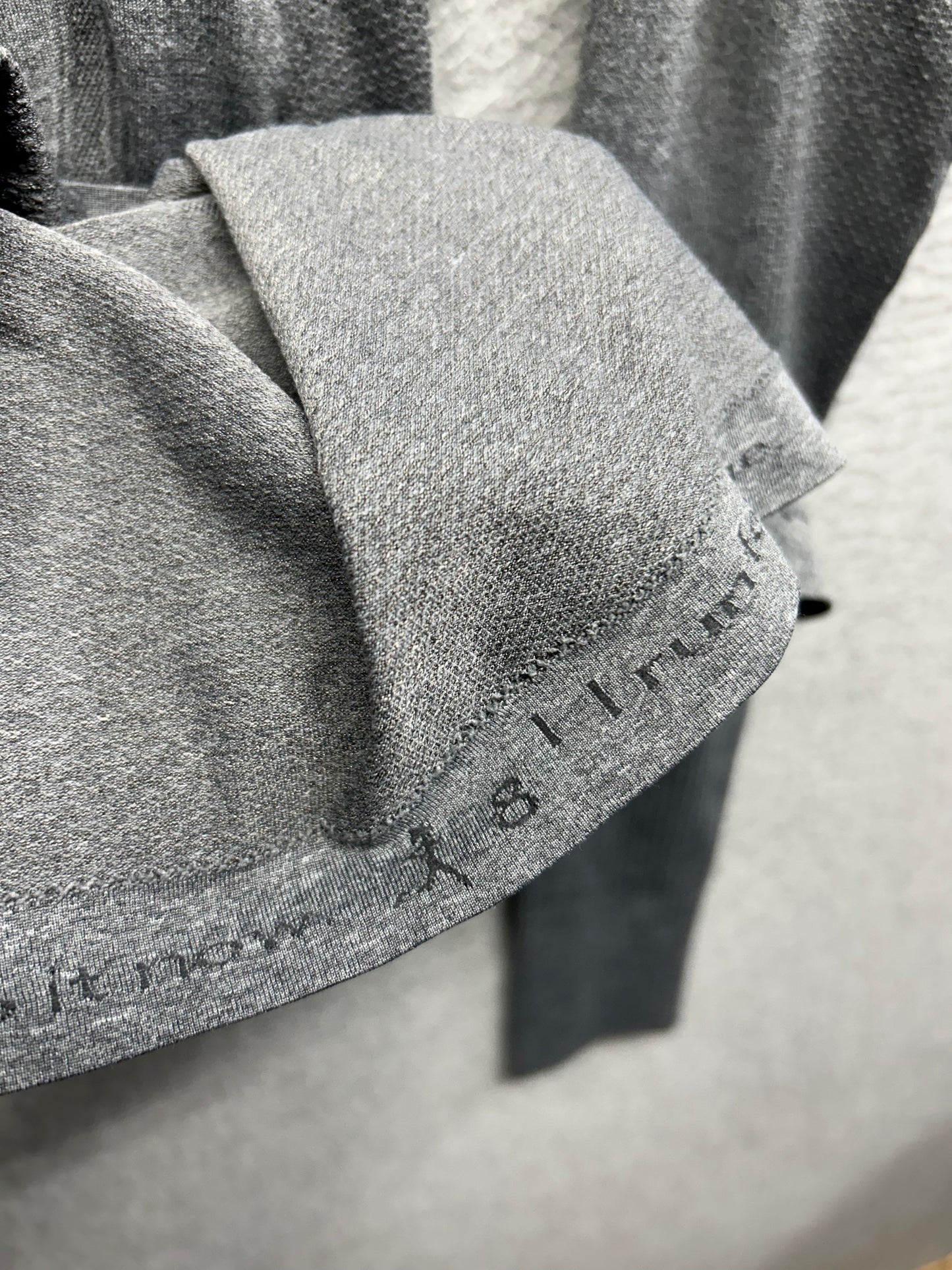 Lululemon Swiftly Tech Long Sleeve Crew Size 8 Heathered Slate