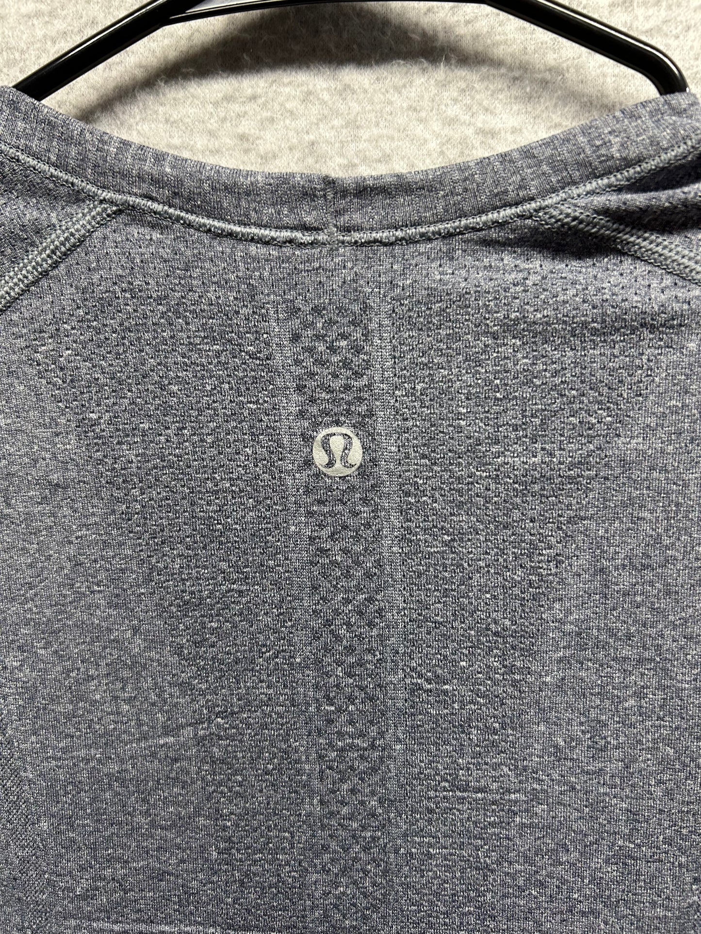 Lululemon Swiftly Tech Long Sleeve Crew Size 8 Heathered Slate