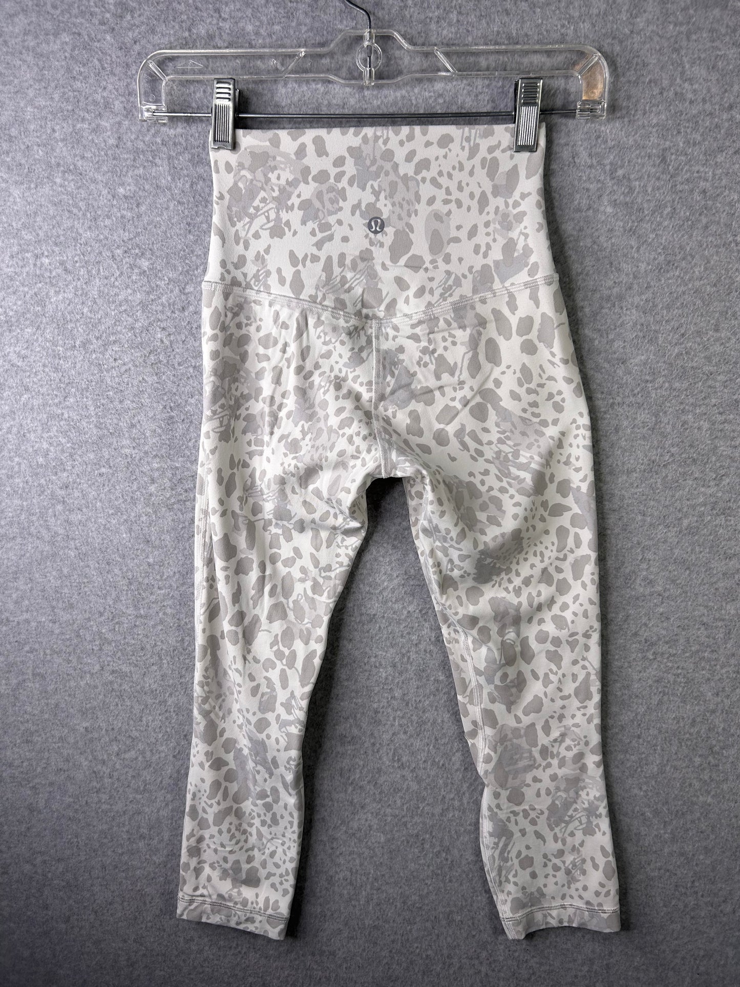 Lululemon Align High-Rise Crop 20" Size 2 Cheetah Camo Antique White Multi