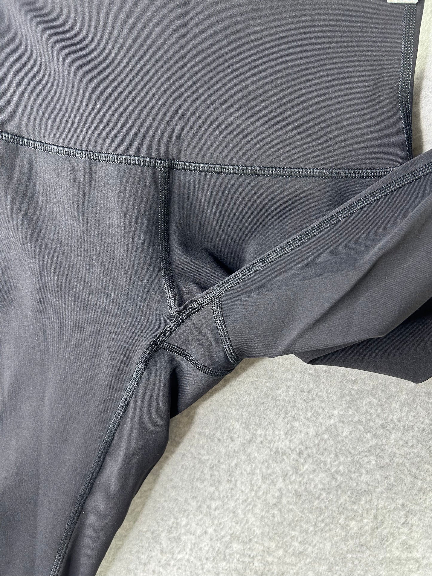 Lululemon Wunder Under Crop High Rise Full-On Luxtreme 21" Size 2 Black