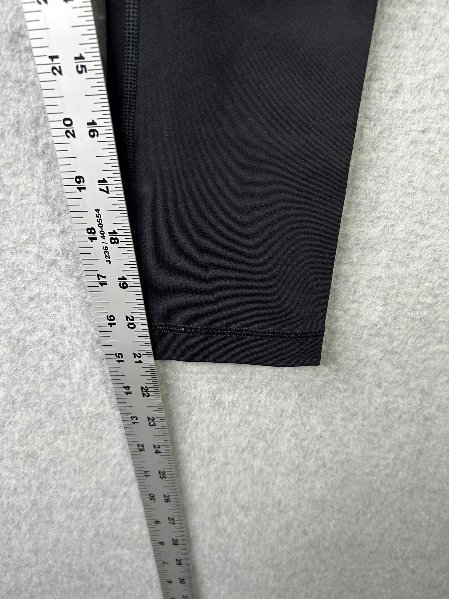 Lululemon Wunder Under Crop High Rise Full-On Luxtreme 21" Size 2 Black