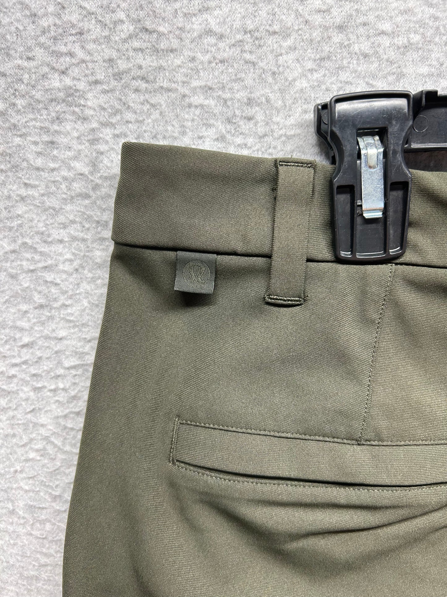 Lululemon Commission Pant Classic Warpstreme Size 36x32 Dark Olive