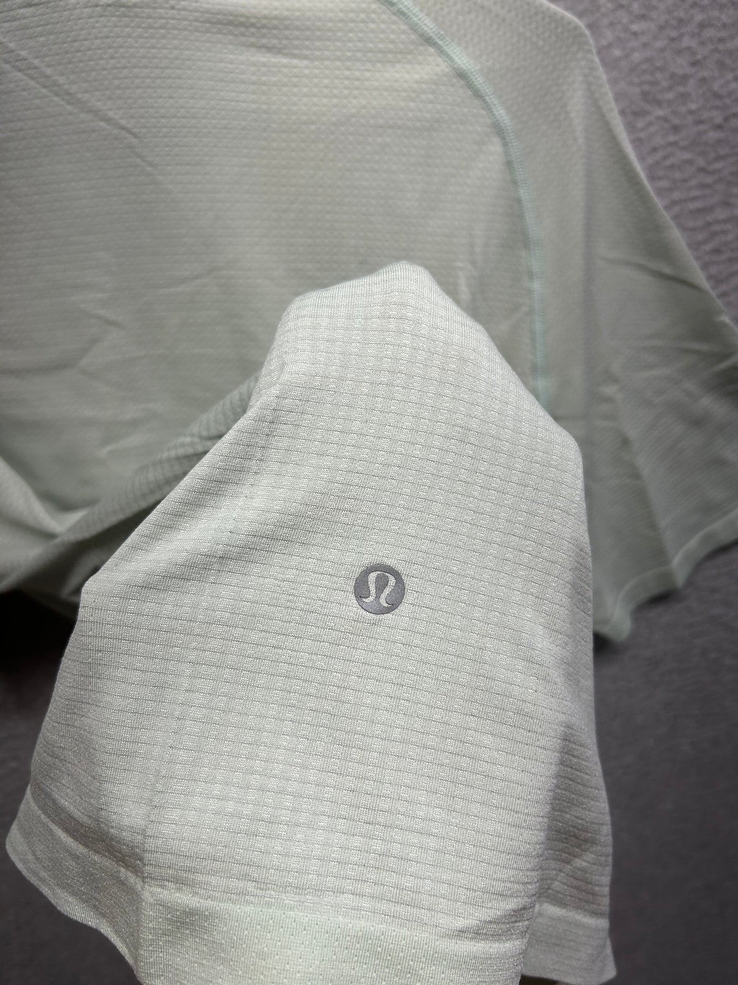 Lululemon Metal Vent Tech Surge Short Sleeve Size Medium Amazonite