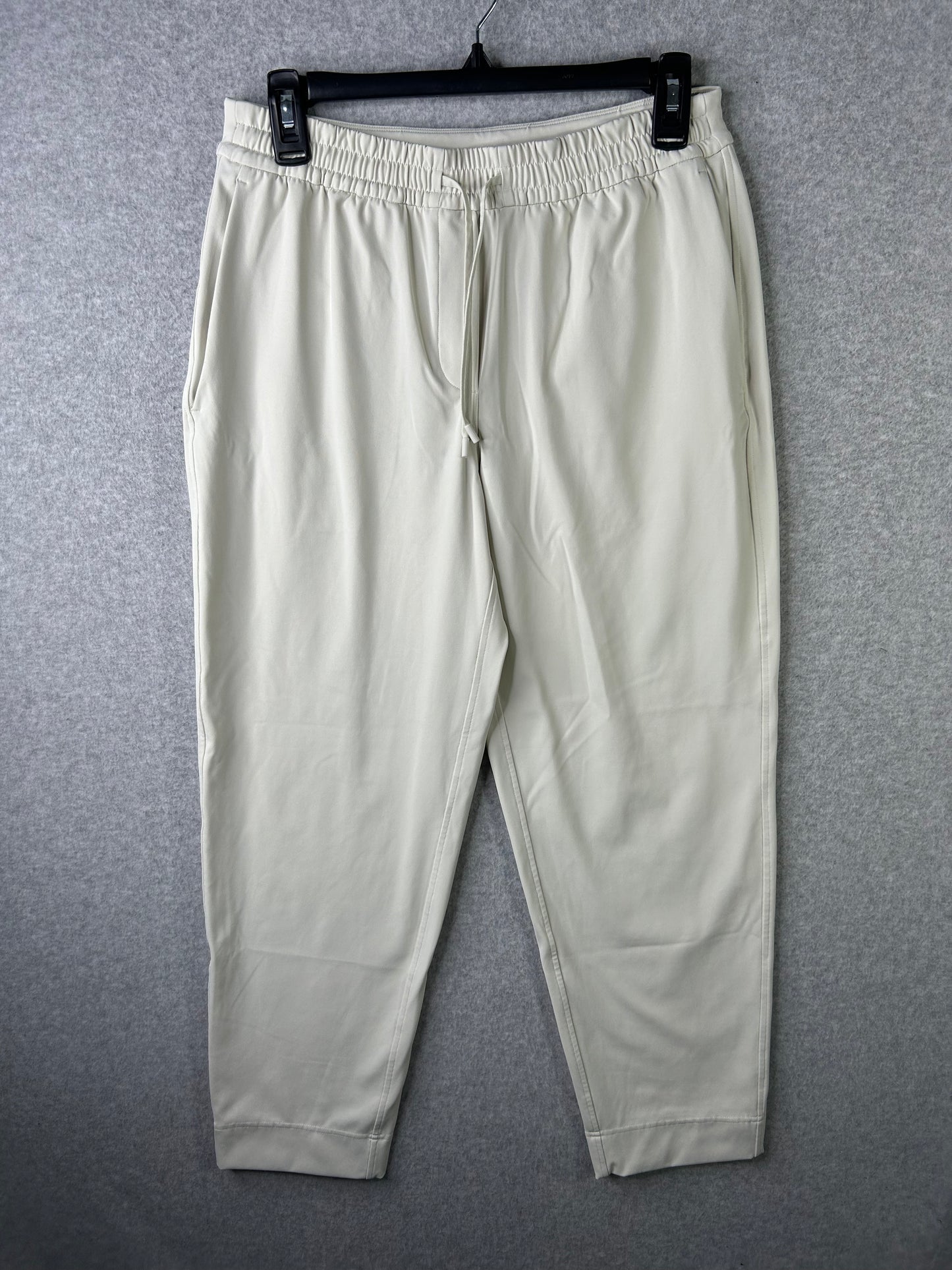 Lululemon Tapered-Leg Mid-Rise 7/8 Pant Luxtreme Size Small Bone (Square Dot)