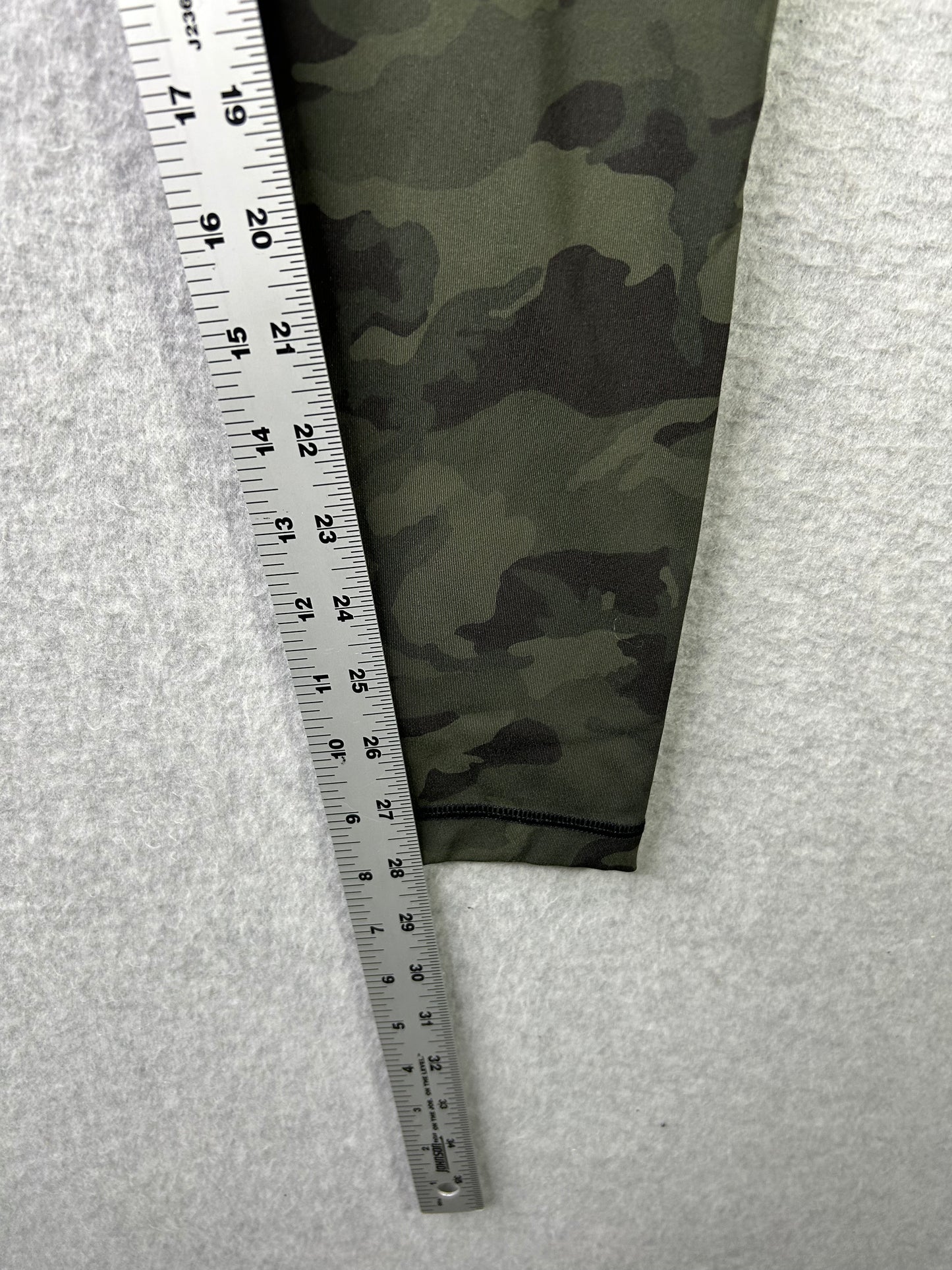 Lululemon Wunder Under High-Rise Tight 28" Full-On Luxtreme Size 6 Incognito Camo Multi Gator Green