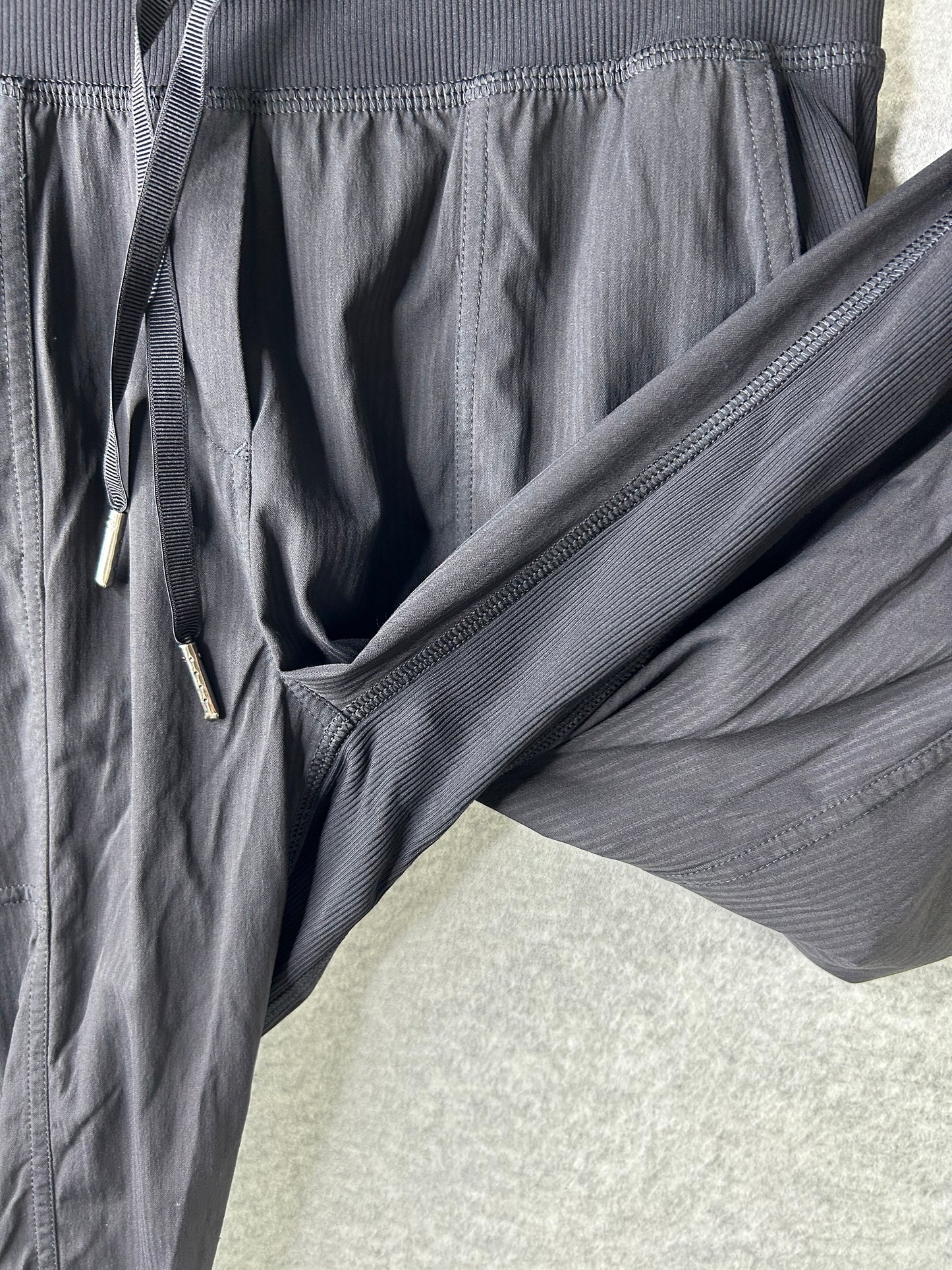 Lululemon Dance Studio Crop 24" Size 4 Black