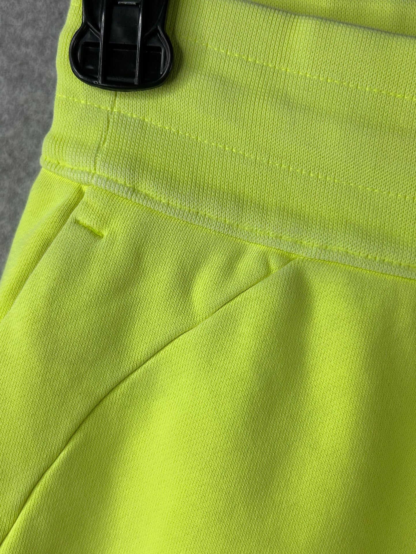 Lululemon Scuba High-Rise French Terry Jogger Size 2 Neon Garment Dye Solid Highlight Yellow