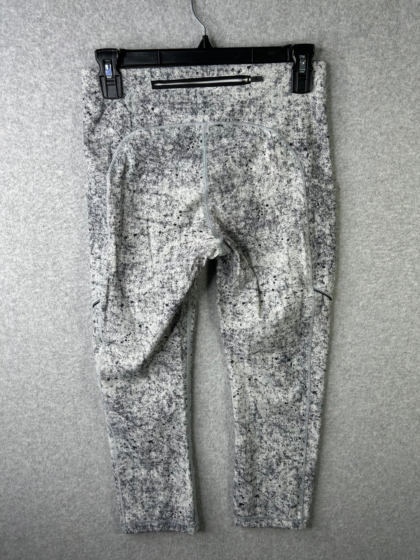 Lululemon Speed Up Crop 21" Size 6 Antiqued Alpine White Multi
