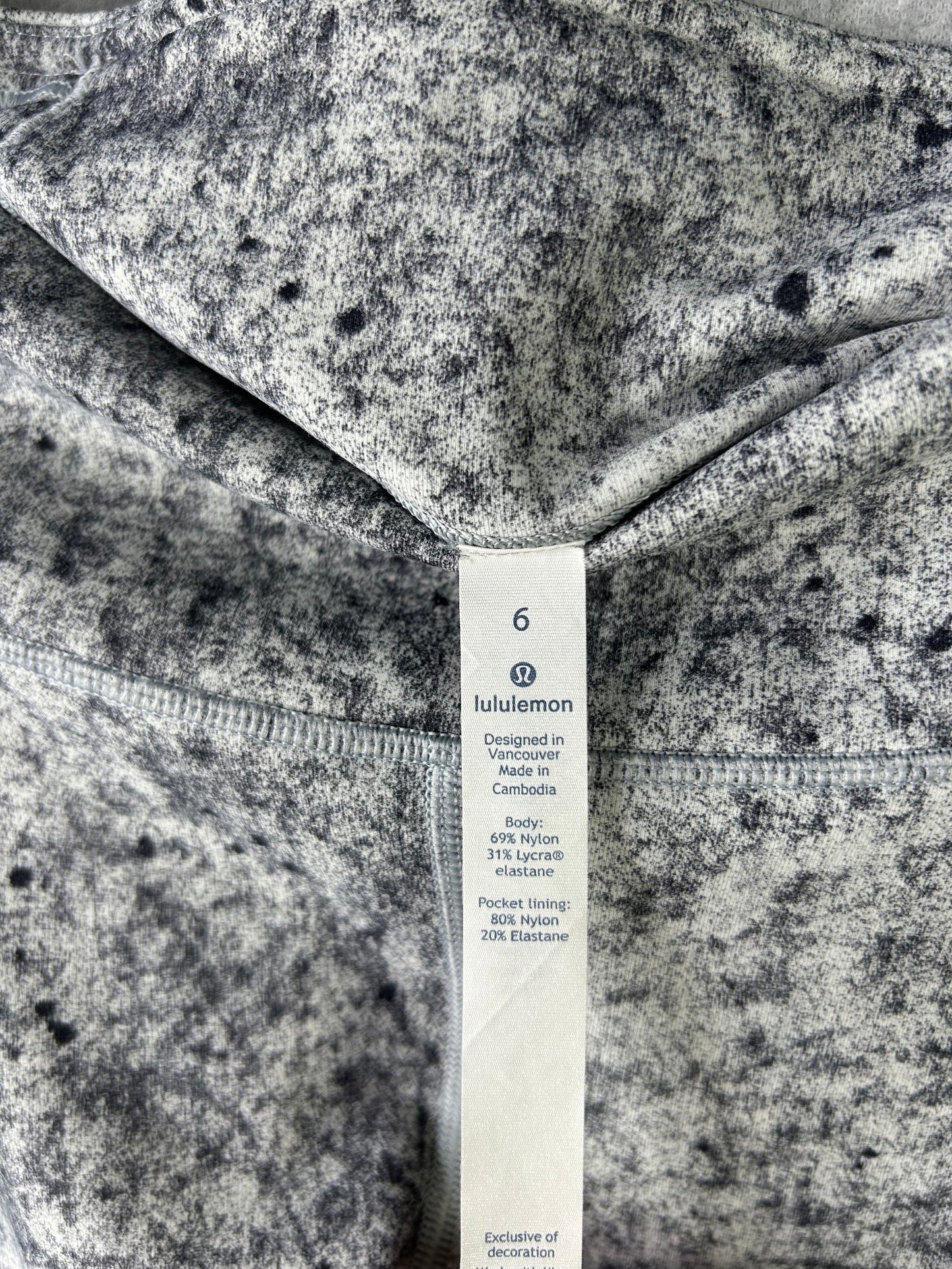 Lululemon Speed Up Crop 21" Size 6 Antiqued Alpine White Multi