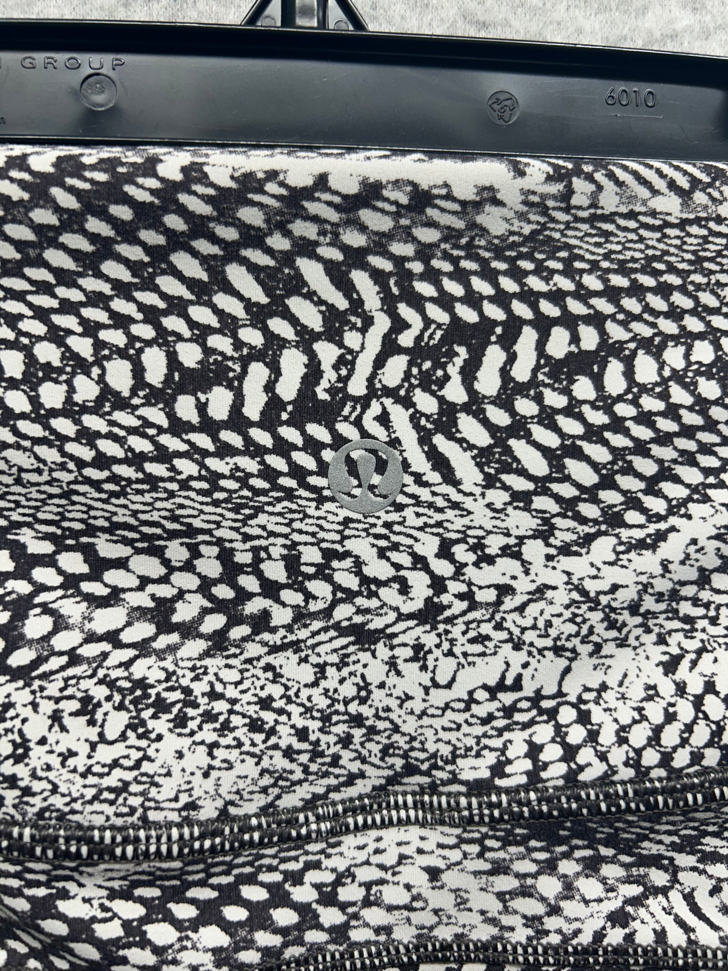 Lululemon In Movement Short Everlux 2.5" Size 2 Swerve Vapor Metal Grey