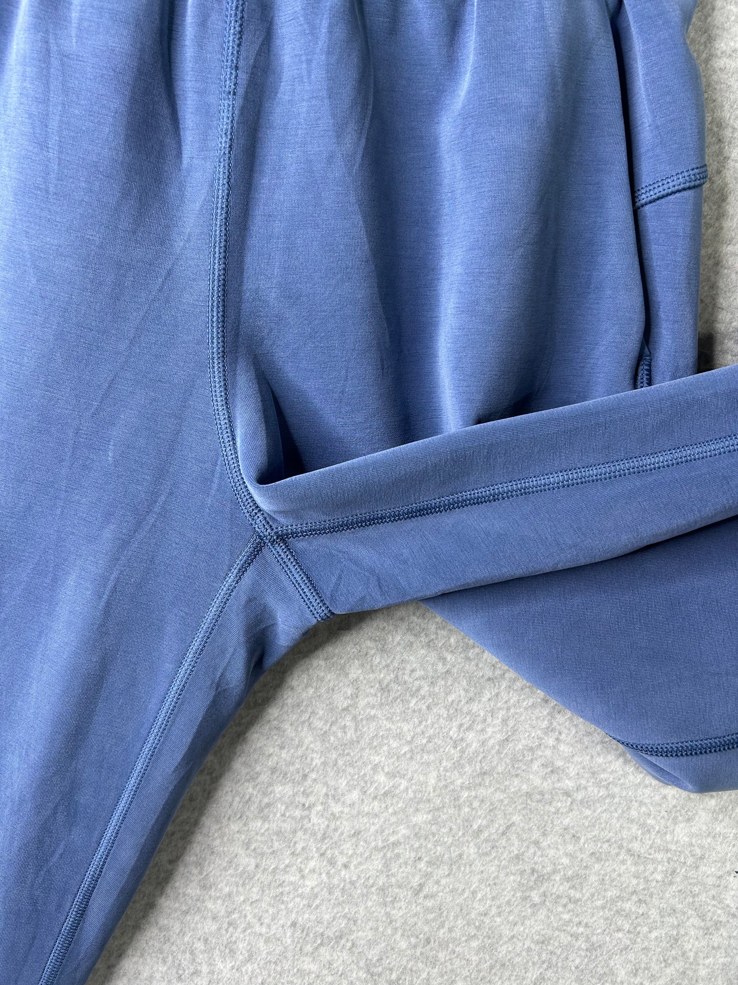 Lululemon Softstreme High-Rise Pant Regular Size 4 Pitch Blue (Square Dot)