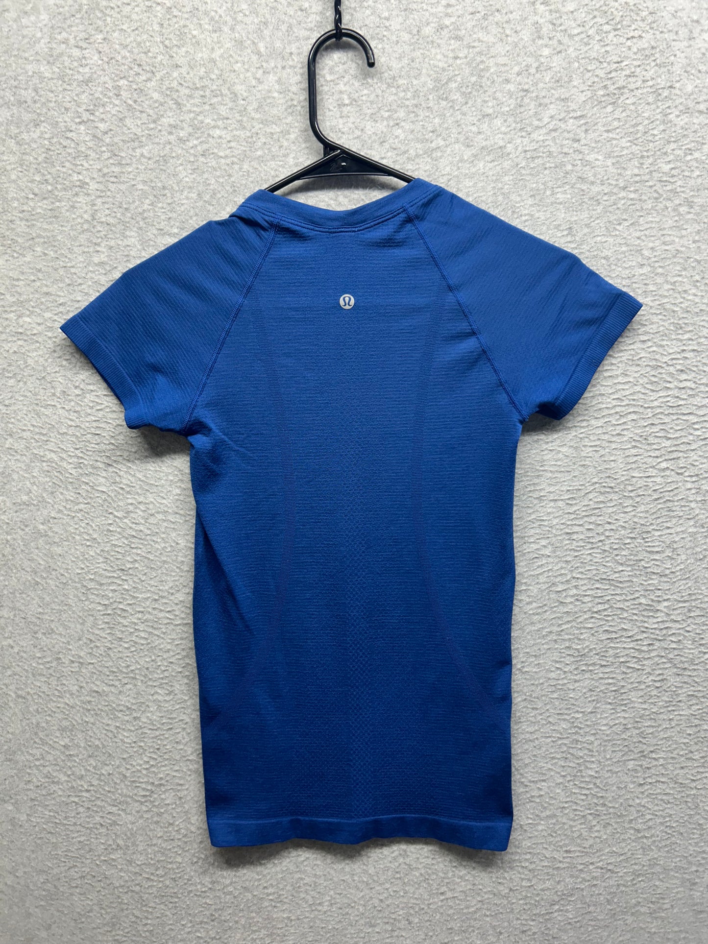 Lululemon Swiftly Tech Short Sleeve Shirt 2.0 Size 2 Blue