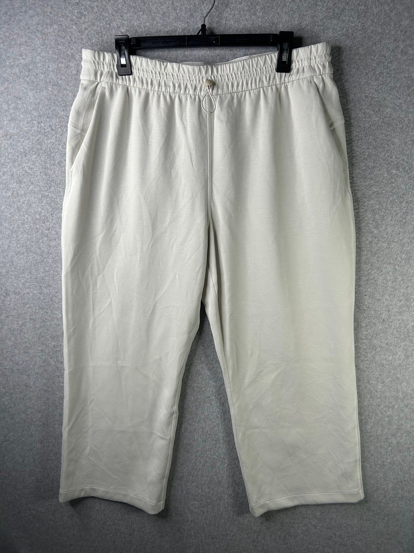 Lululemon Softstreme High-Rise Straight Leg Crop Size 14 White Opal (Square Dot)