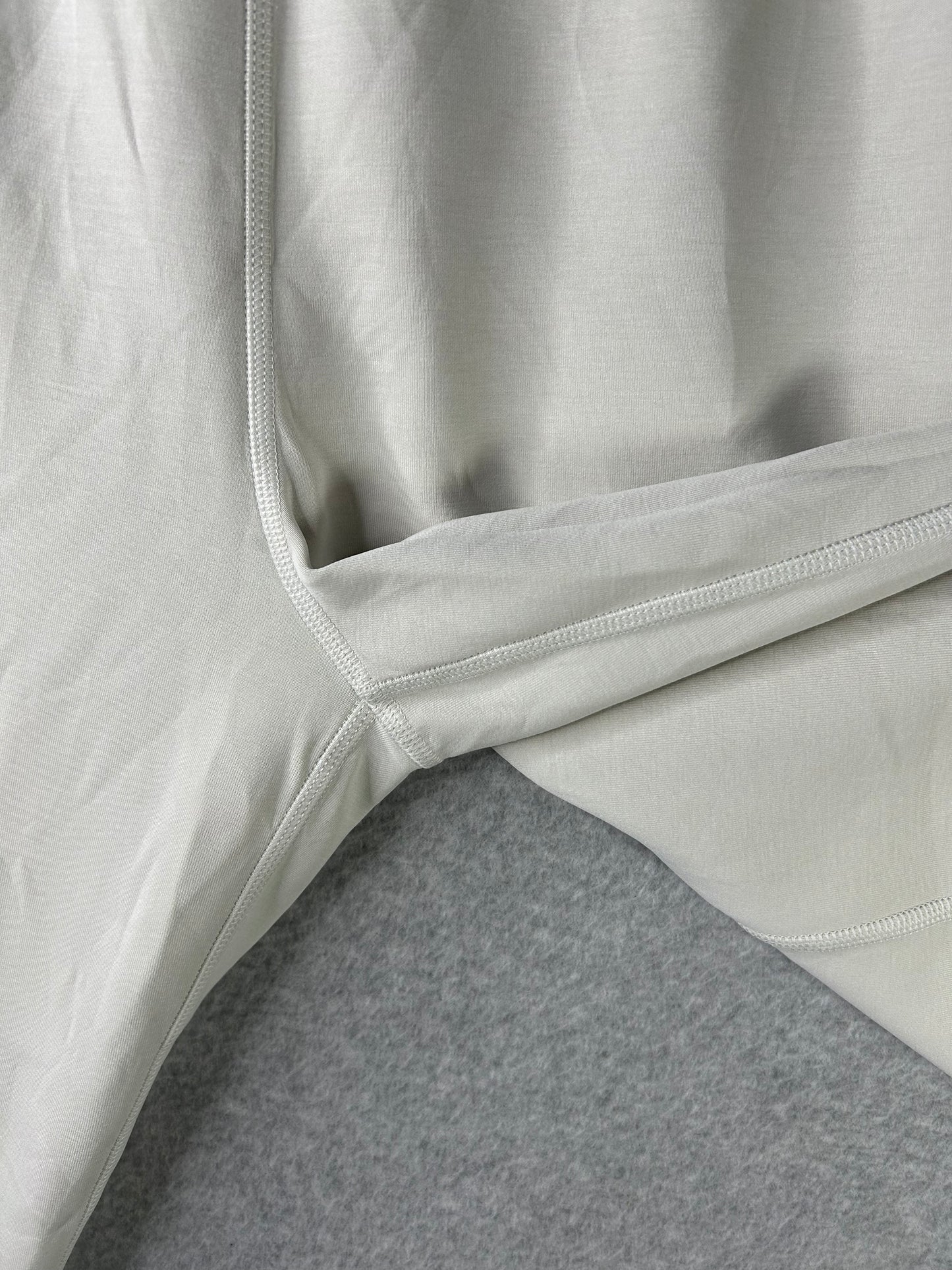 Lululemon Softstreme High-Rise Straight Leg Crop Size 14 White Opal (Square Dot)