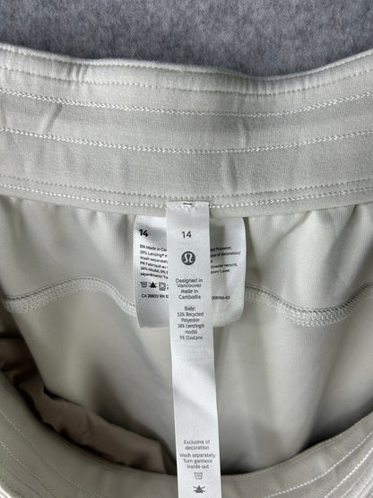 Lululemon Softstreme High-Rise Straight Leg Crop Size 14 White Opal (Square Dot)