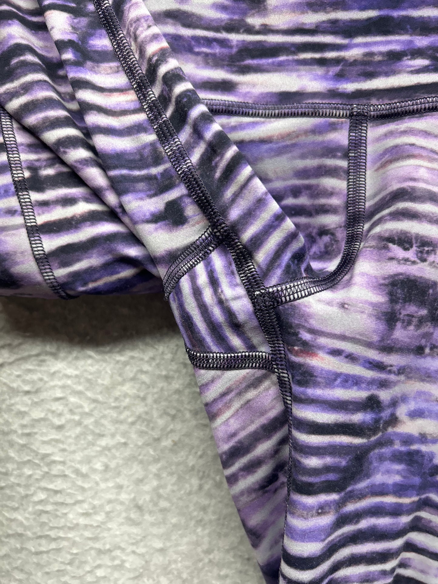 Lululemon Fast & Free Crop II Nulux 19" Size 4 New Horizon Multi