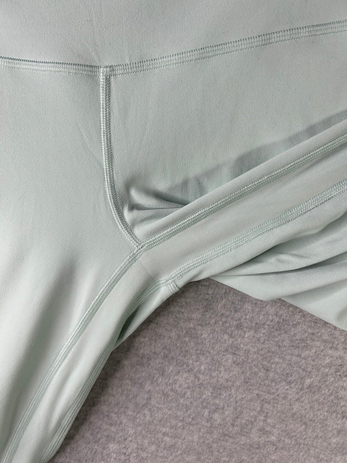 Lululemon Align High-Rise Pant 25" Size 6 Kohlrabi Green