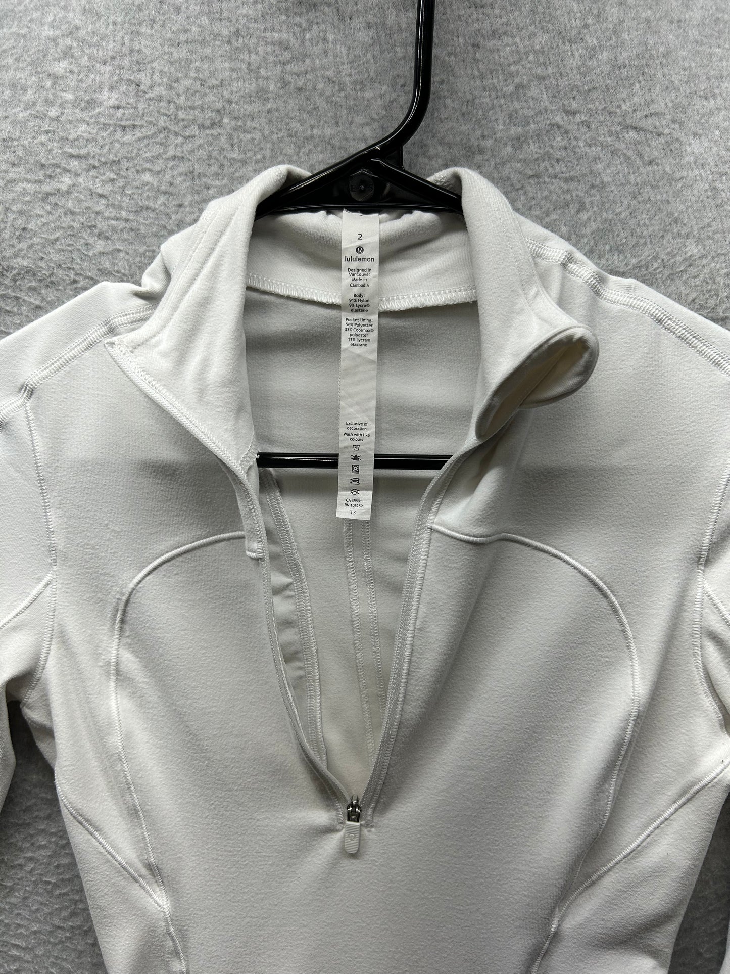 Lululemon Run Briskly 1/2 Zip Size 2 White