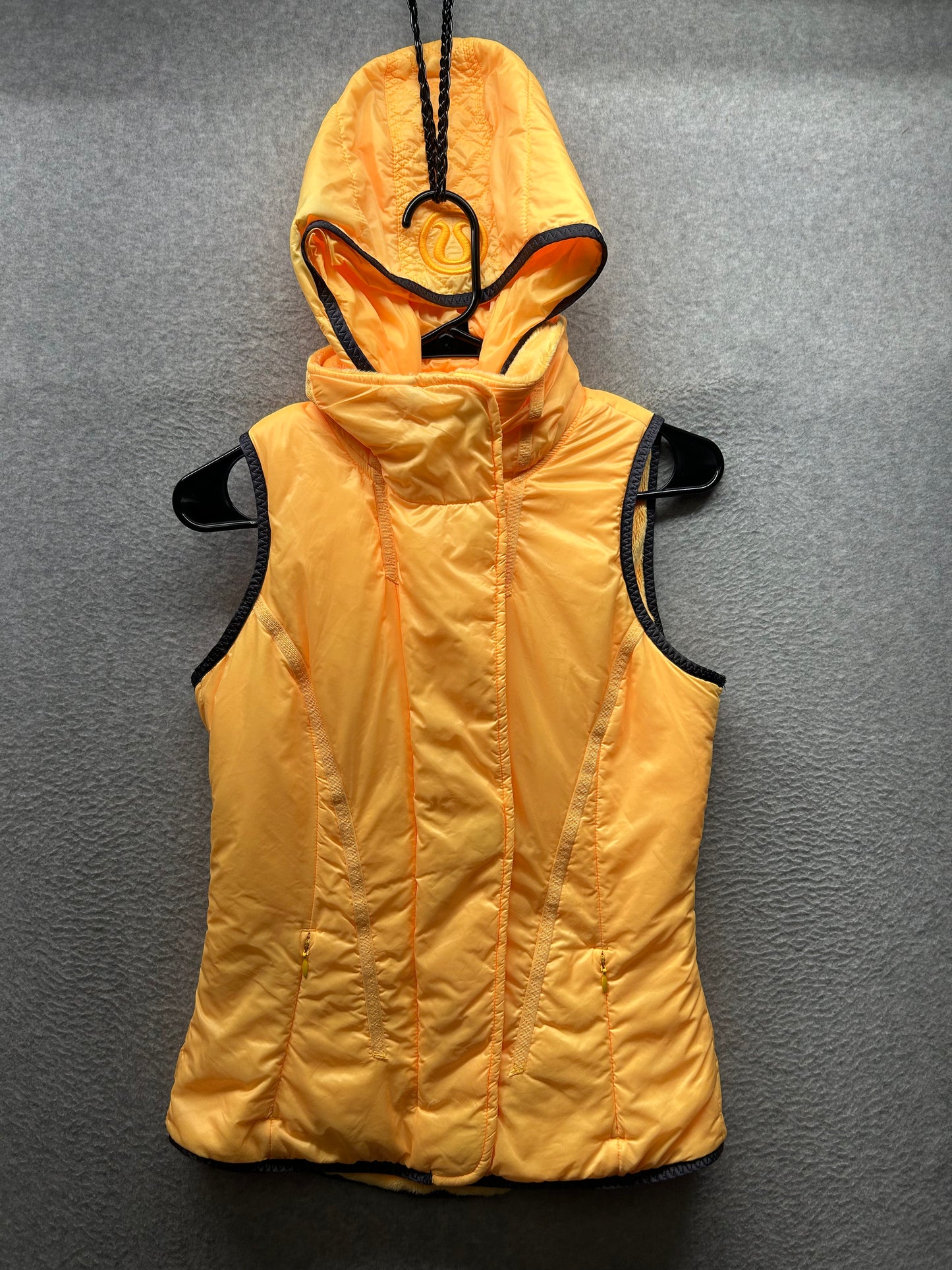 Lululemon Glacier Vest Women’s Size 4 Yellow Fleece Lined Puffer Removable Hood