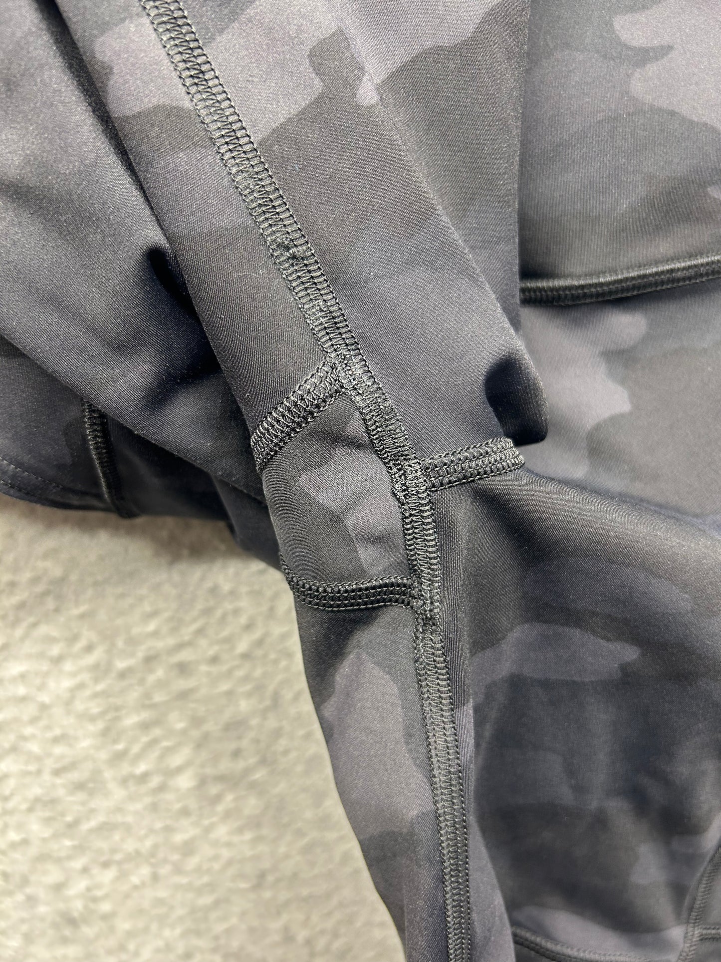 Lululemon Fast And Free Short 6" Size 4 Incognito Camo Multi Grey