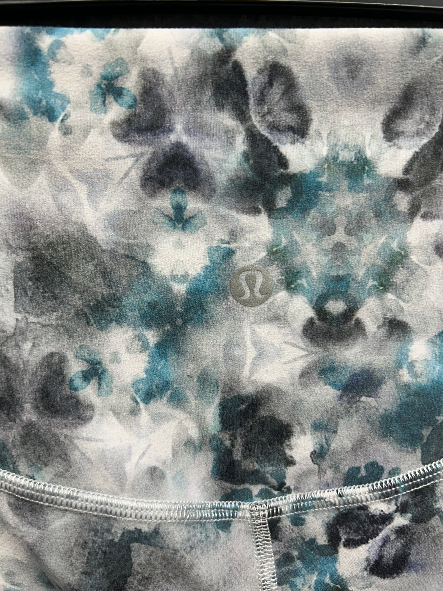 Lululemon Align Short 8" Size 4 Kaleidofloral Multi