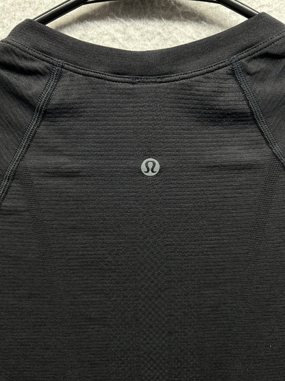Lululemon Swiftly Tech Short Sleeve Crew Size 4 Black