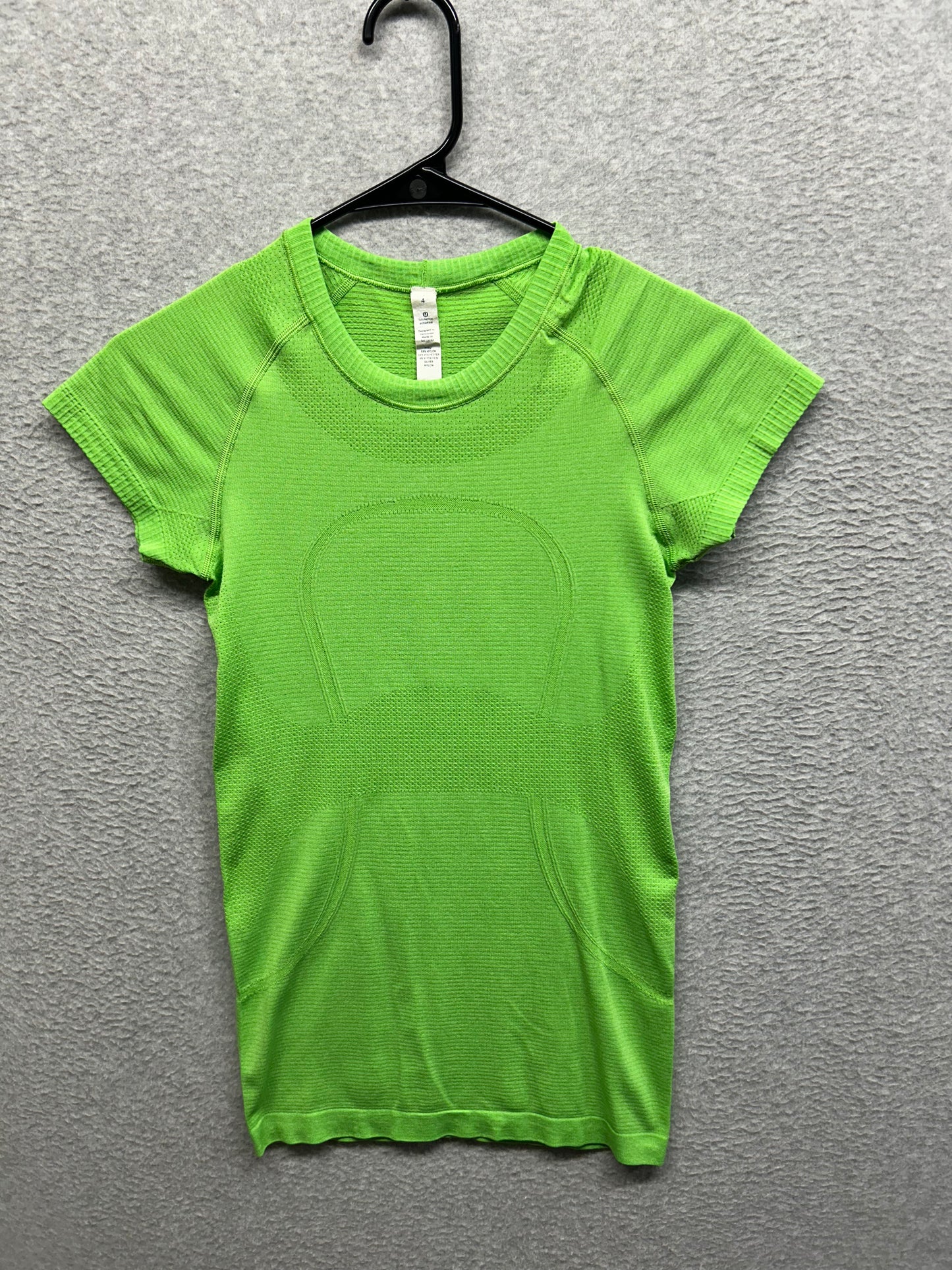 Lululemon Run: Swiftly Tech Short Sleeve Size 4 Frond Green