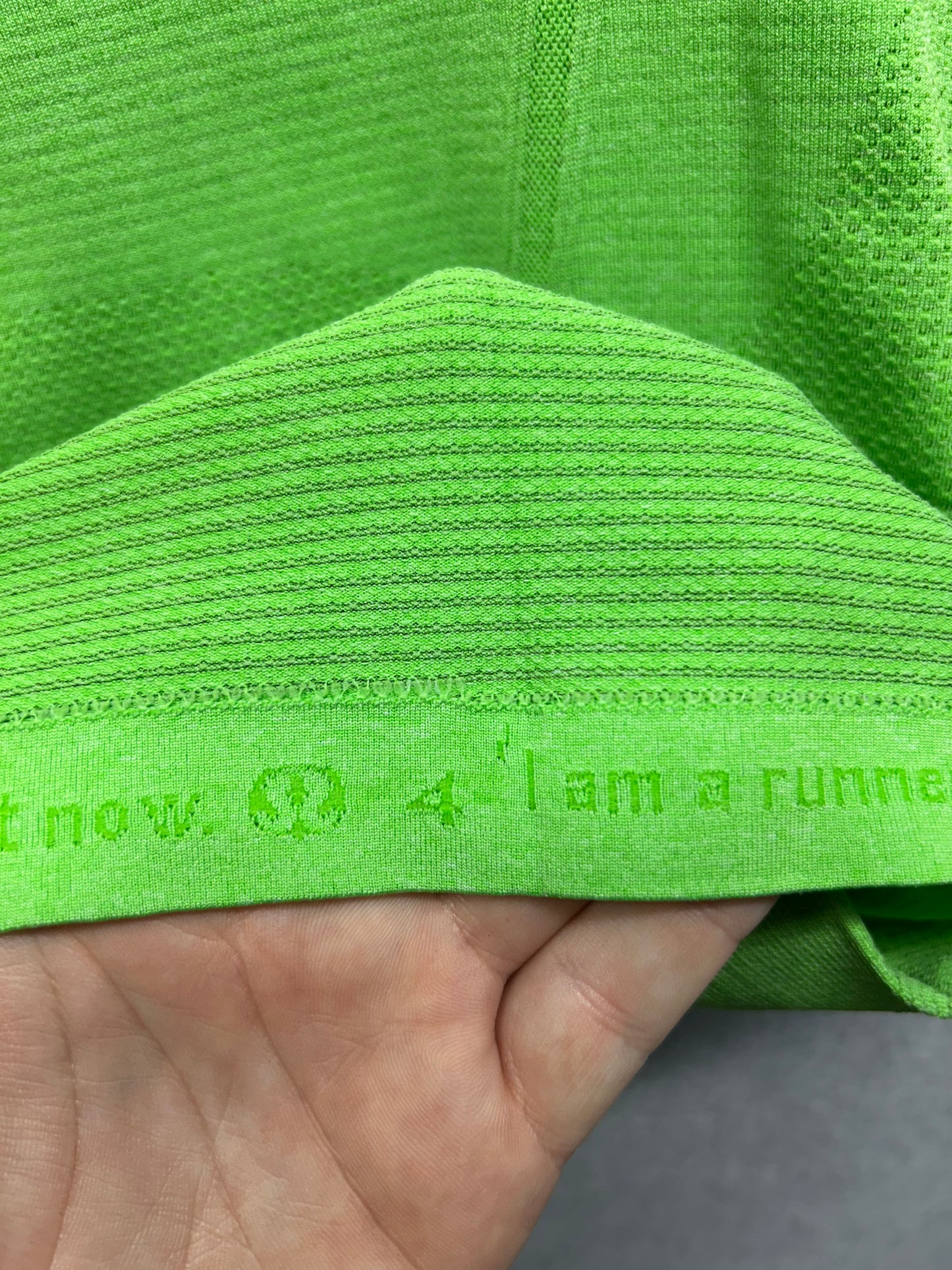 Lululemon Run: Swiftly Tech Short Sleeve Size 4 Frond Green
