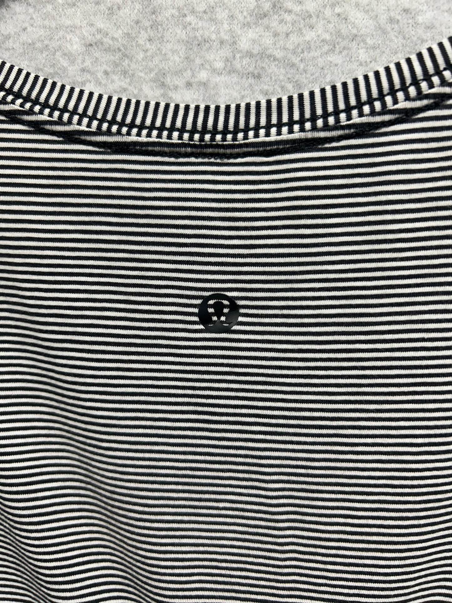 Lululemon Love Tee III Size 6 Modern Stripe Heathered Black White
