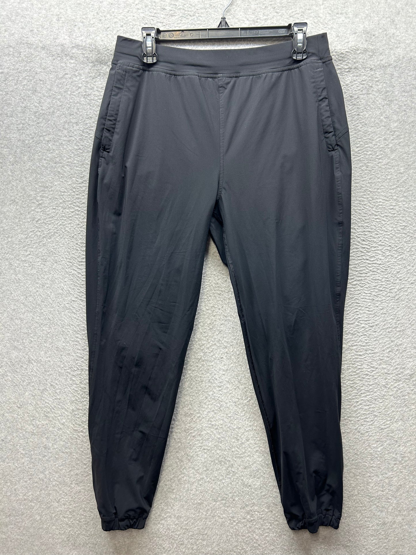 Lululemon Adapted State Jogger Size 10 Black (Sqaure Dot)