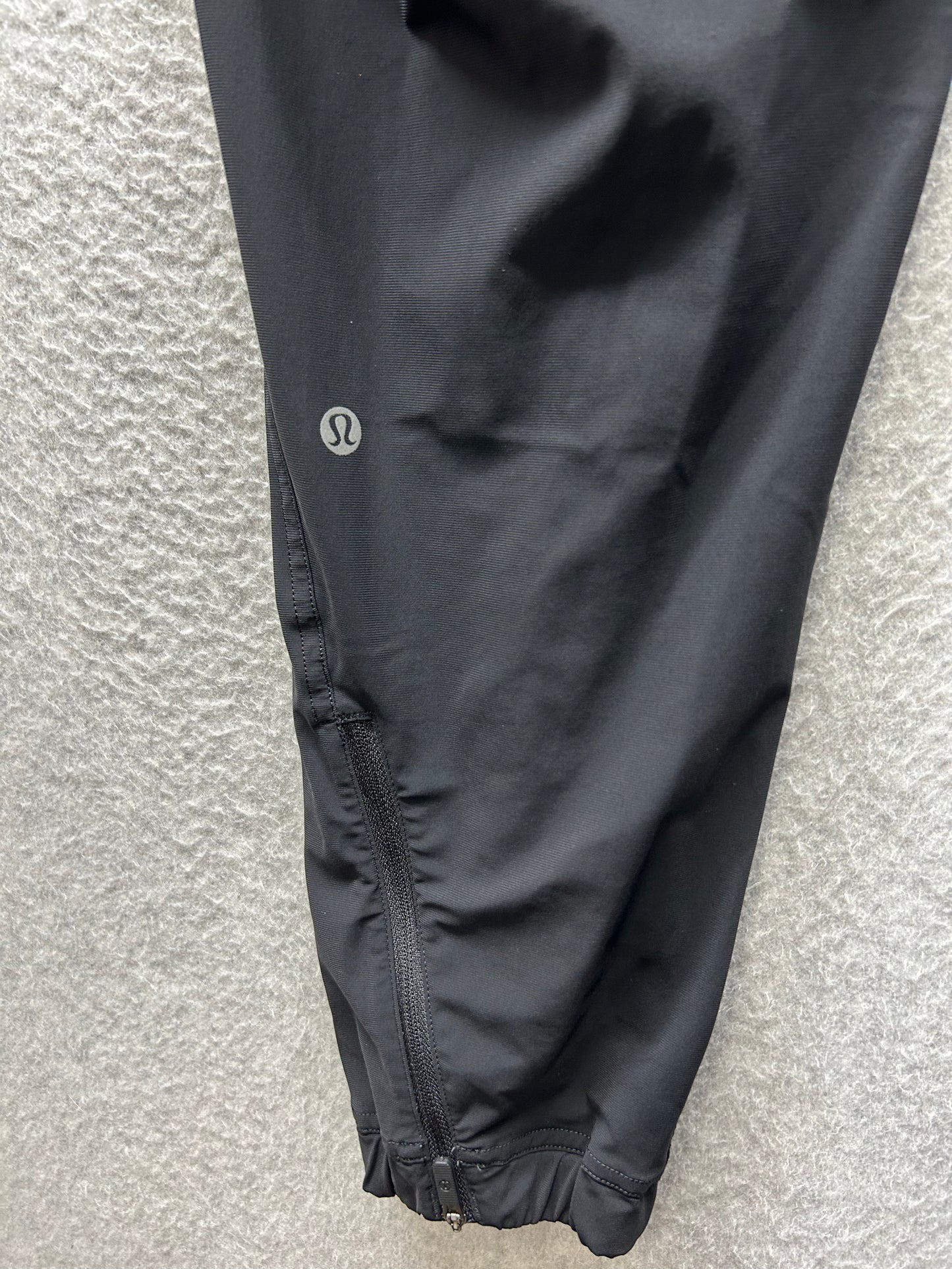 Lululemon Adapted State Jogger Size 10 Black (Sqaure Dot)