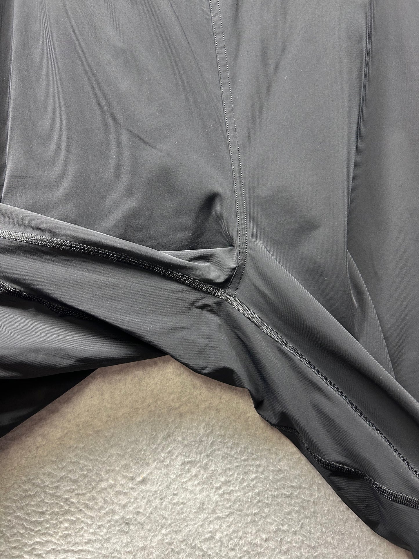 Lululemon Adapted State Jogger Size 10 Black (Sqaure Dot)