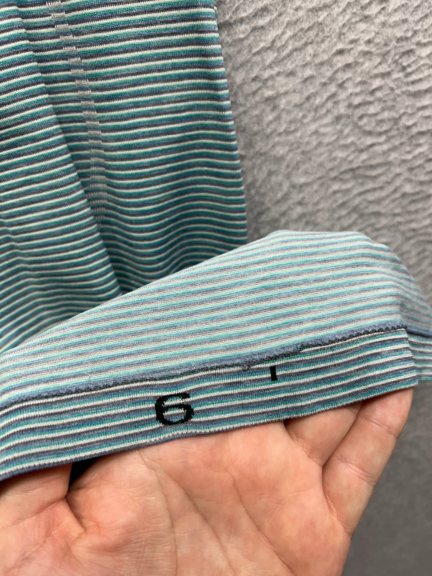 Lululemon Swiftly Tech Short-Sleeve Shirt 2.0 Hip Length Size 6 Spandex Stripe Sea Water