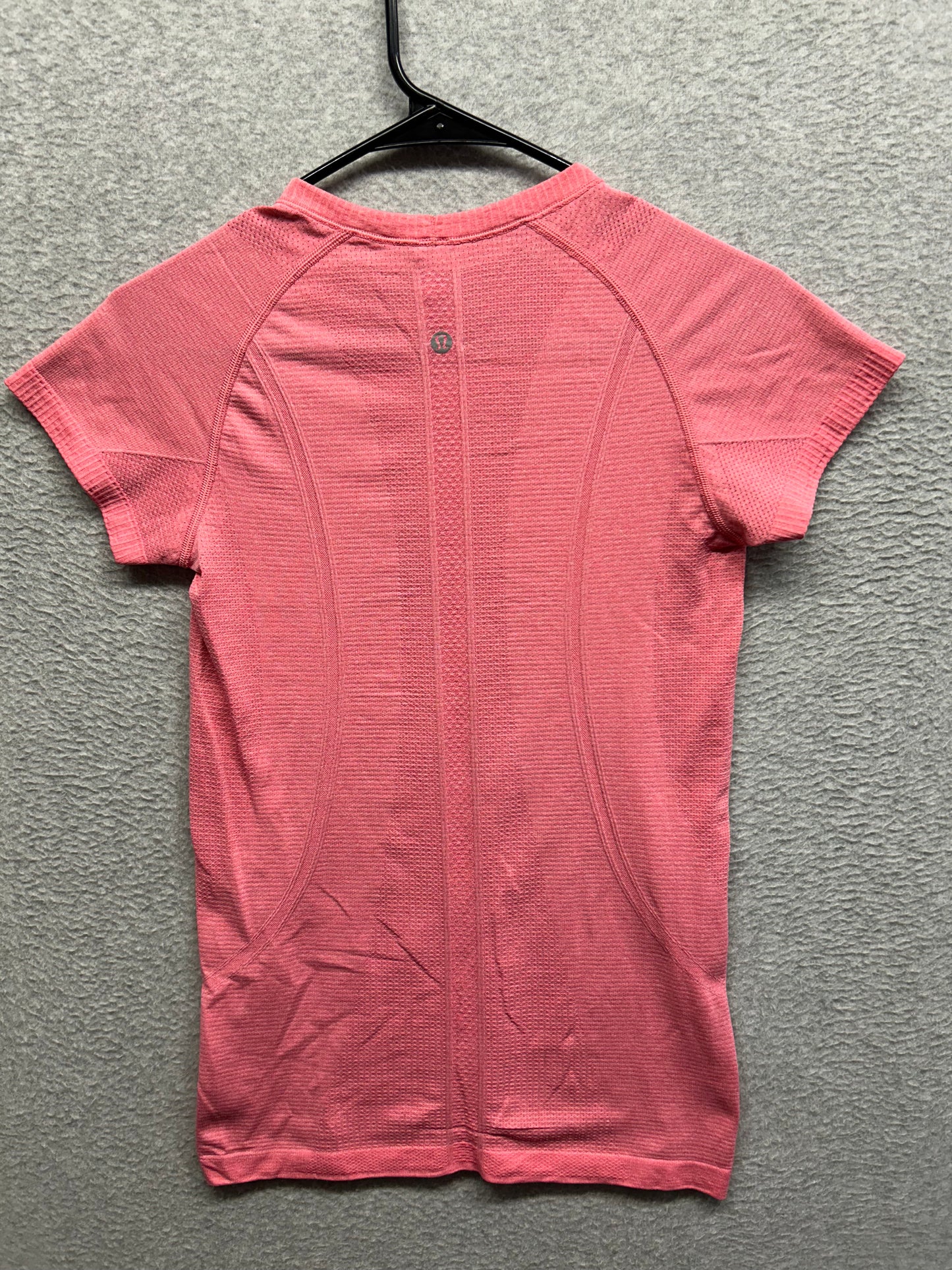 Lululemon Run: Swiftly Tech Short Sleeve Crew Size 6 Heathered Rad Red