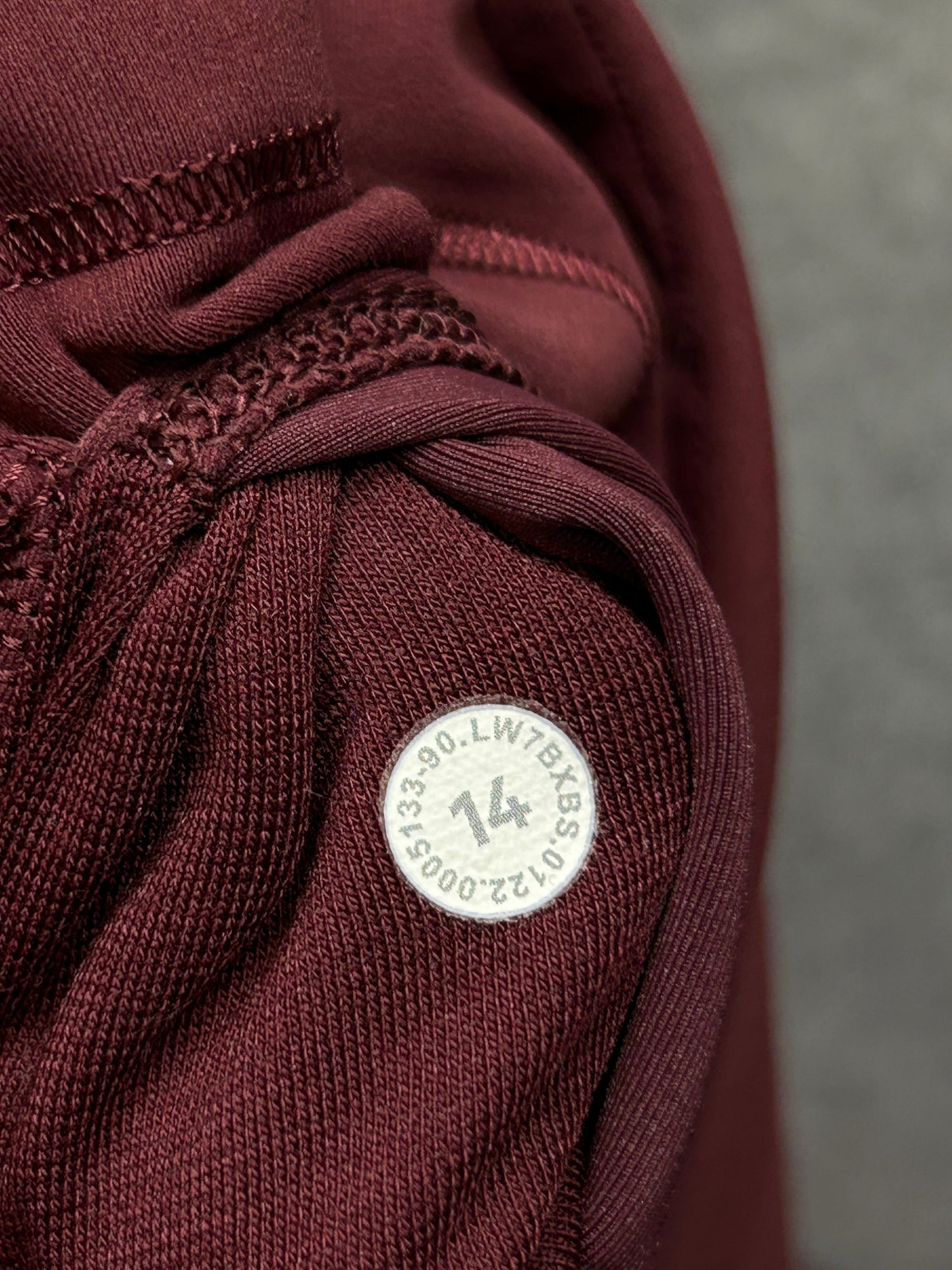 Lululemon Wunder Train Contour Fit High-Rise Short 8" Size 14 Red Merlot