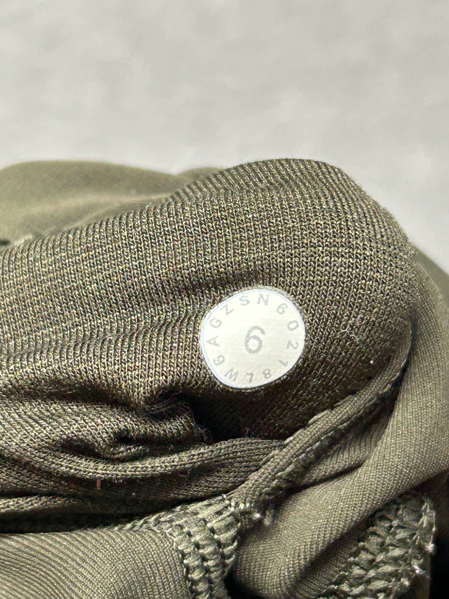 Lululemon Wunder Under Crop Luxtreme 21" Size 6 Dark Olive