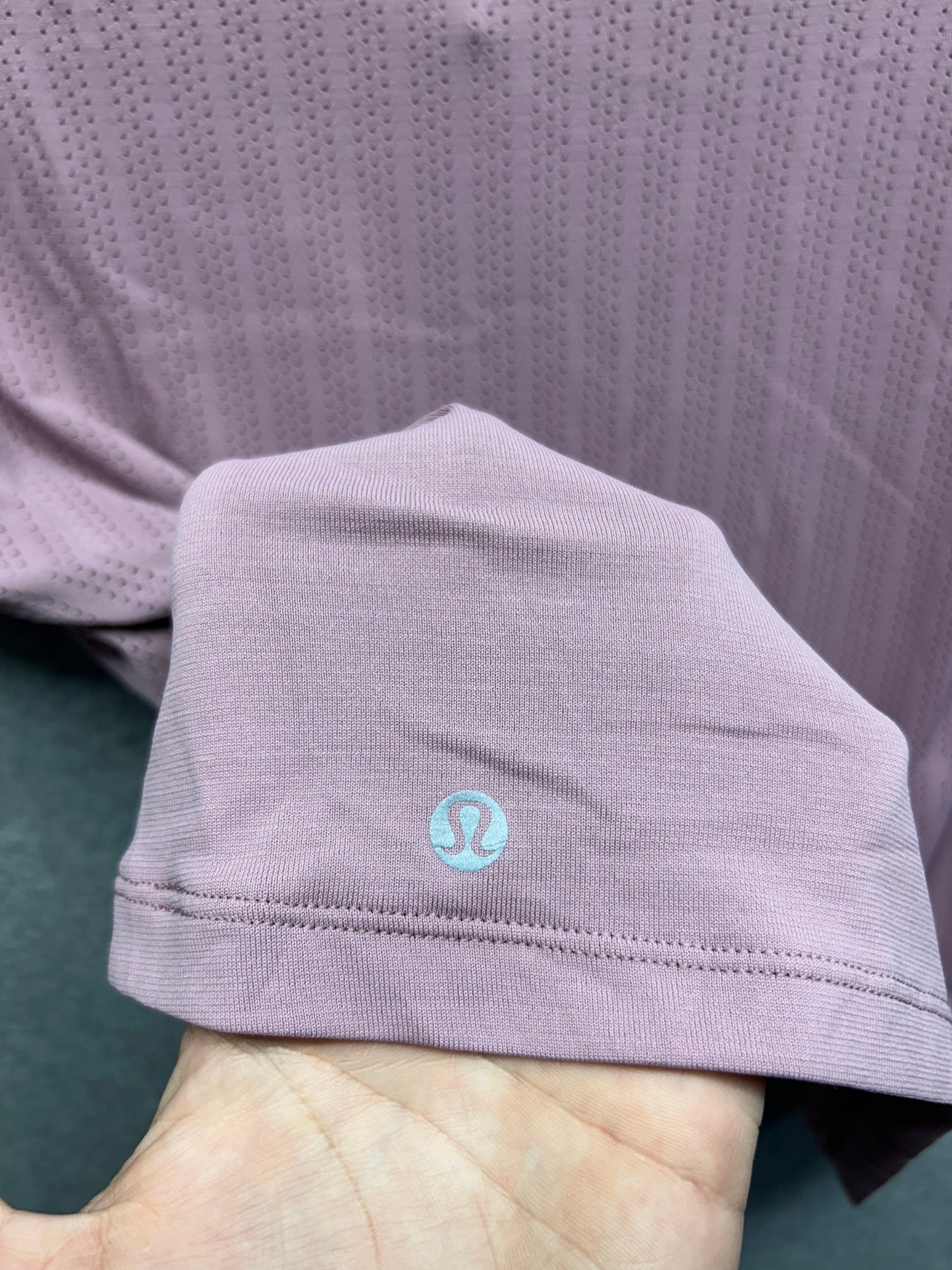 Lululemon Train to Be Short Sleeve Size Small (6) Pink Taupe