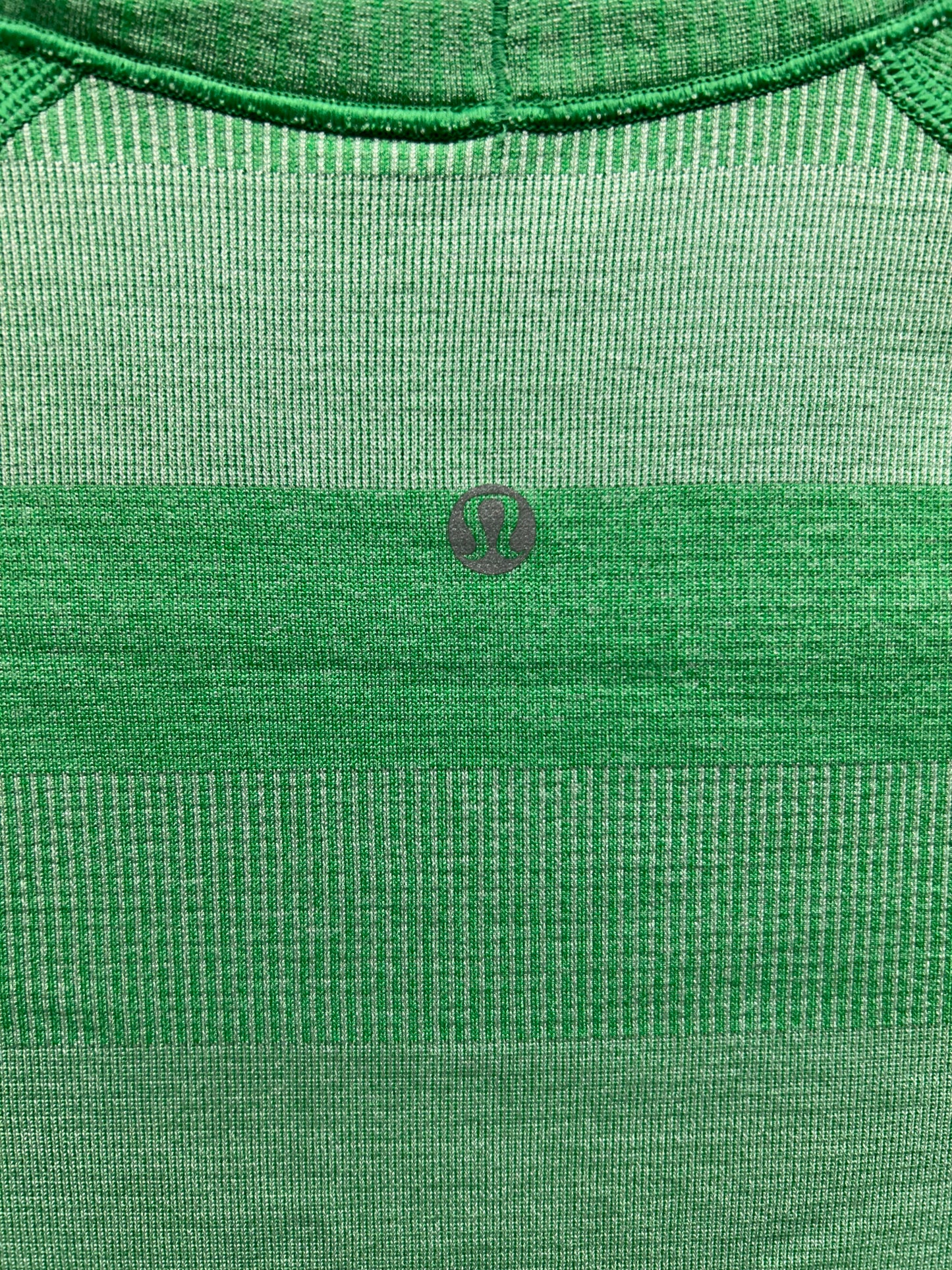 Lululemon Run: Swiftly Tech Short Sleeve Size 6 Heathered Green Bean